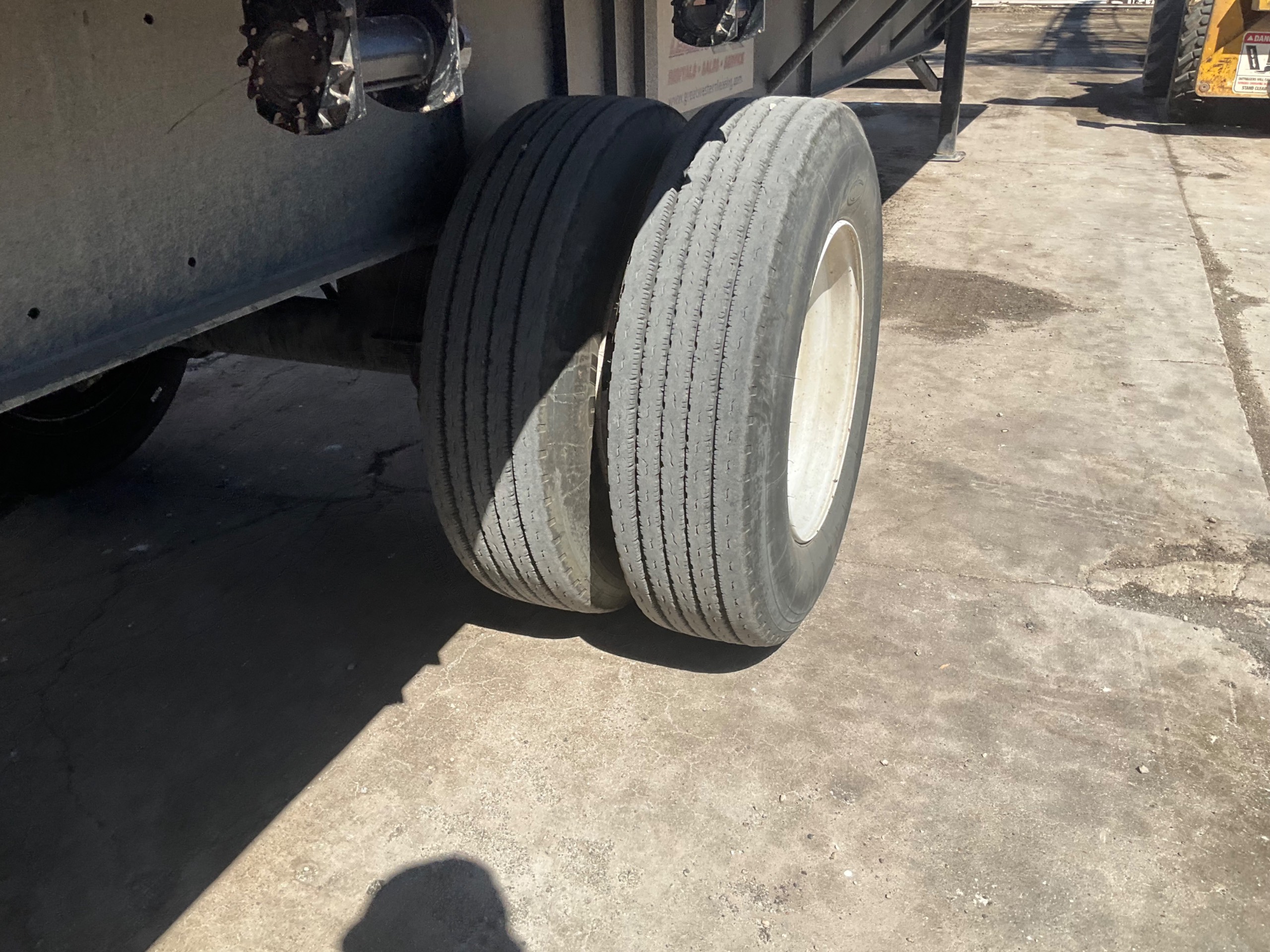 2019 TRANSCRAFT 554C FLATBED TRAILER - undefined