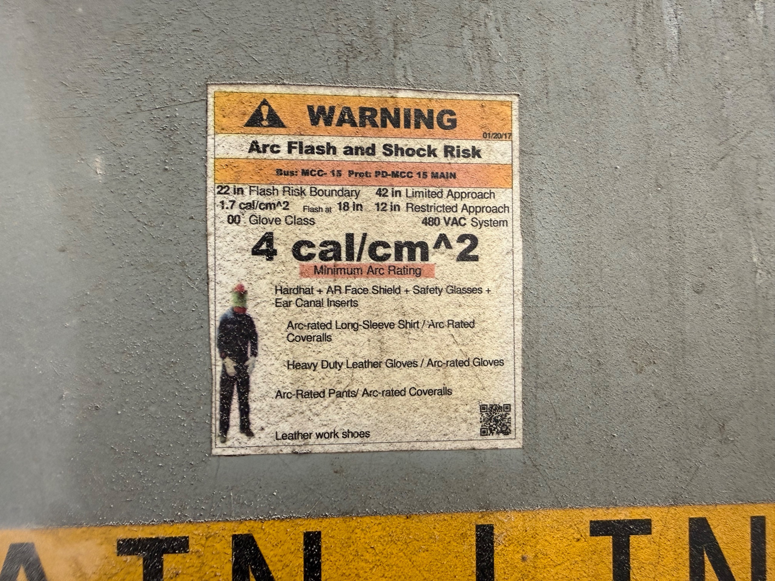 BULK QTY OF ALLEN BRADLEY 2100 CENTERLINE MCC, 10 SECTIONS - undefined