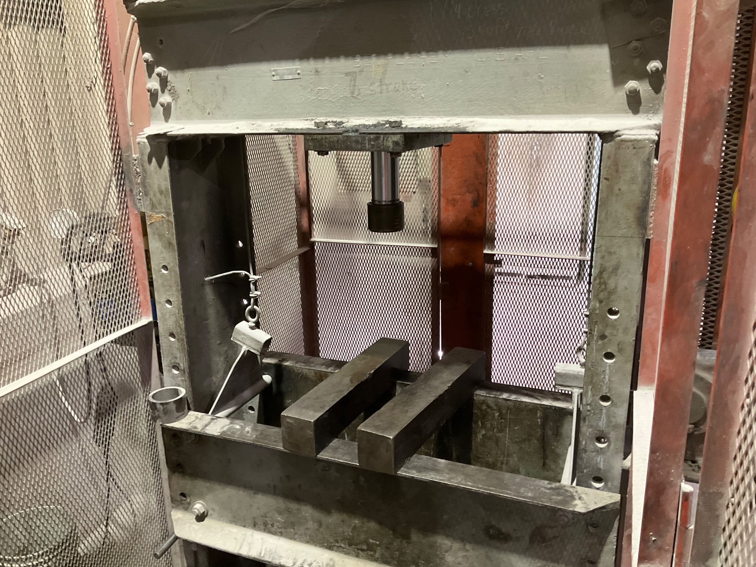 MANLEY 989 40 TON HYDRAULIC PRESS - undefined