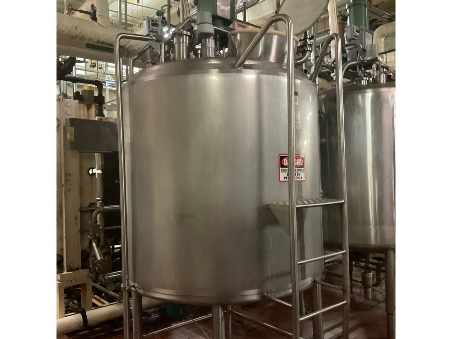 SFI 600 GALLON MIX TANK - undefined