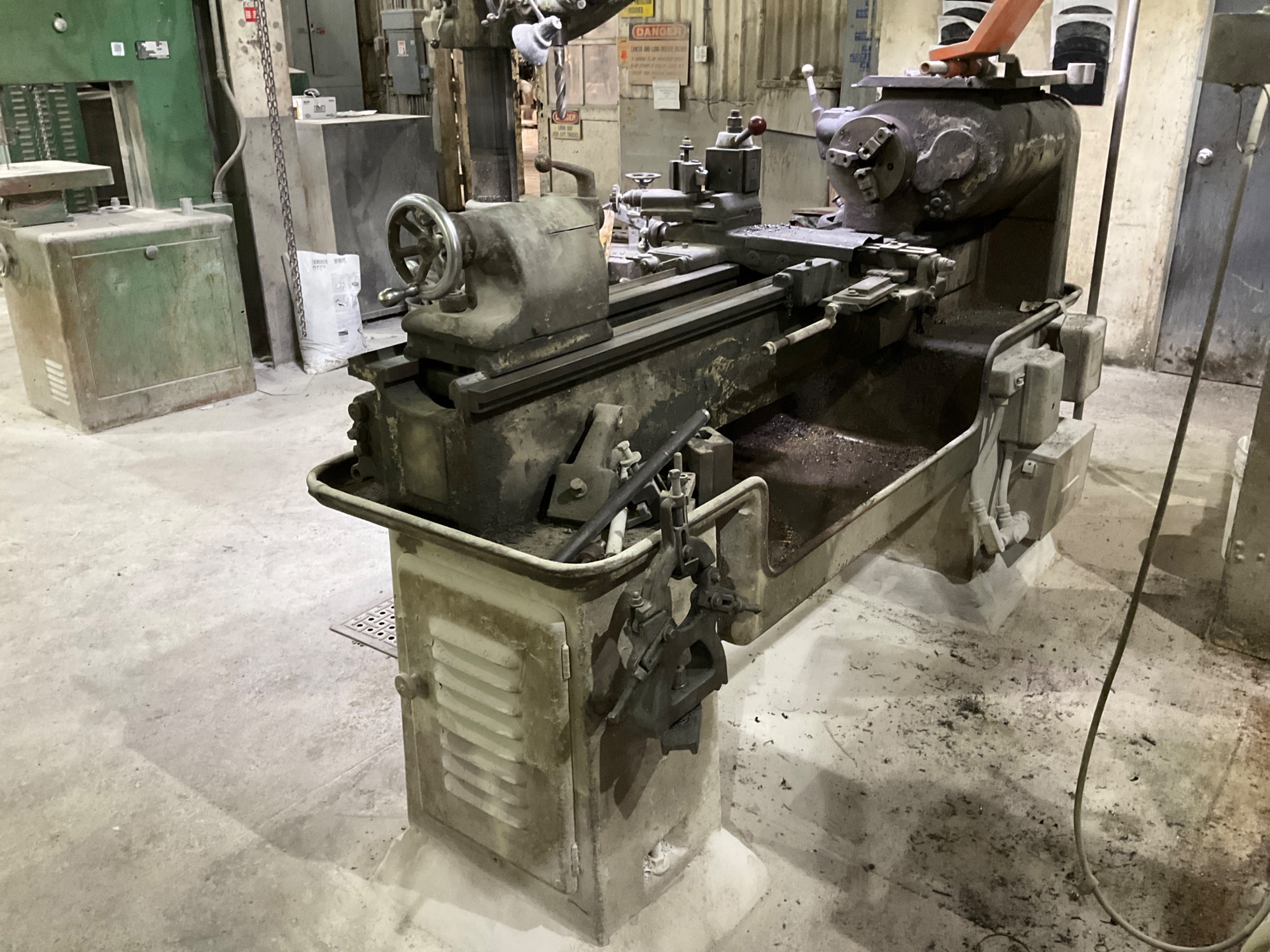LEBLOND DUAL DRIVE MANUAL LATHE - undefined