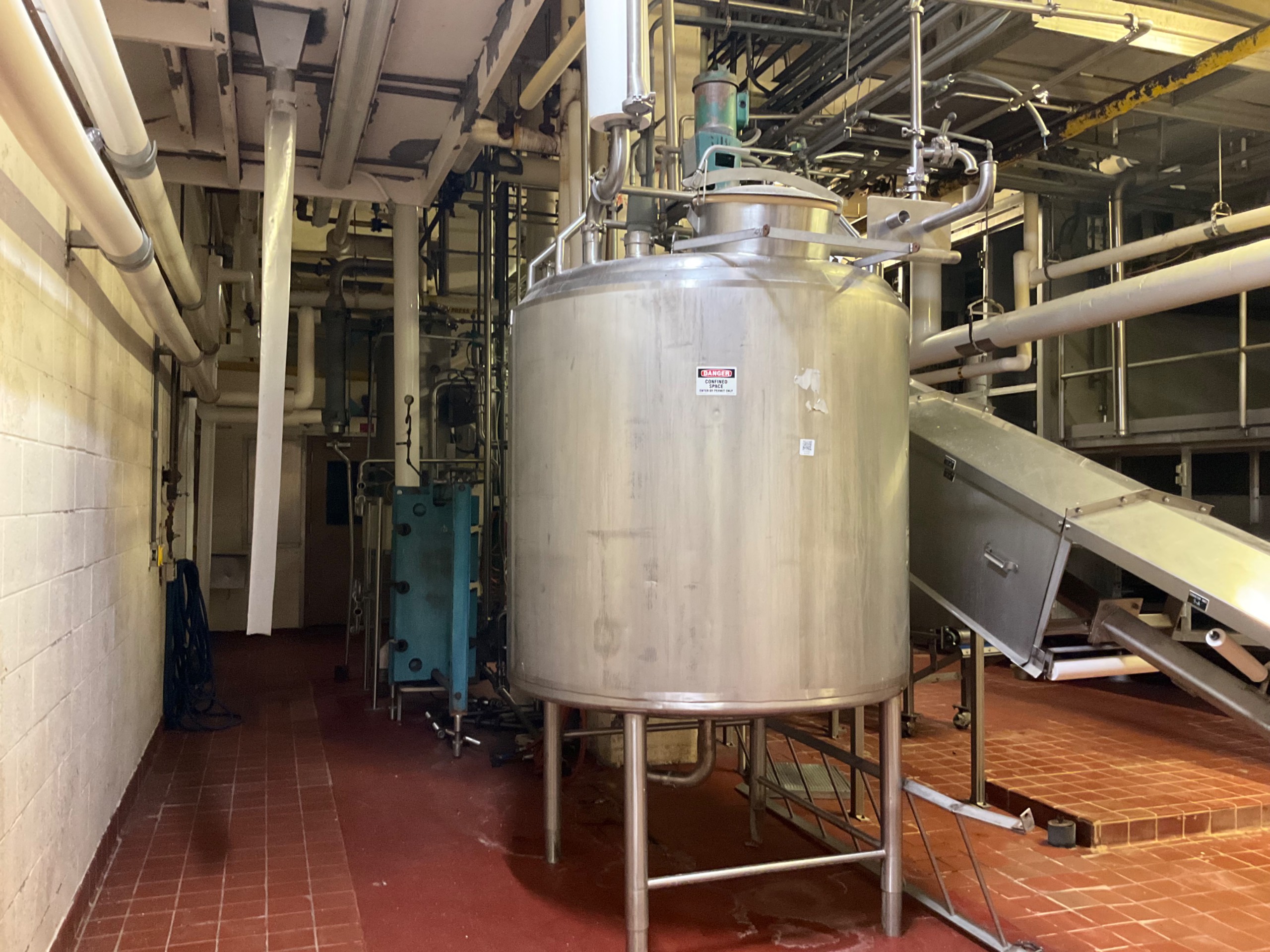 MIXER TANK 600 GALLON - undefined