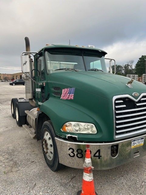 2005 MACK CXN (VISION) TRACTOR TRUCK - undefined