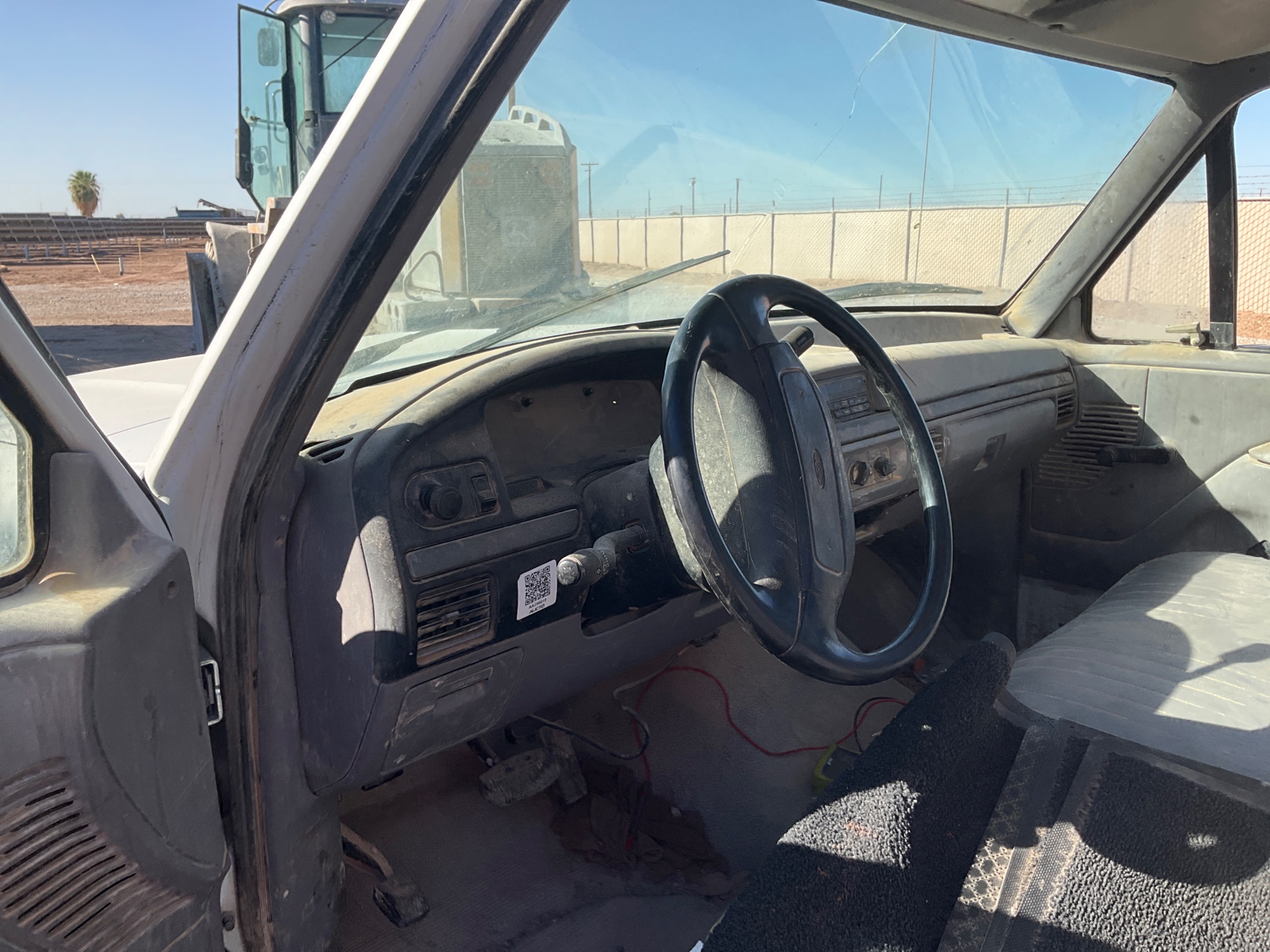 1995 FORD FORD F-SUPER DUTY FLATBED TRUCK - undefined