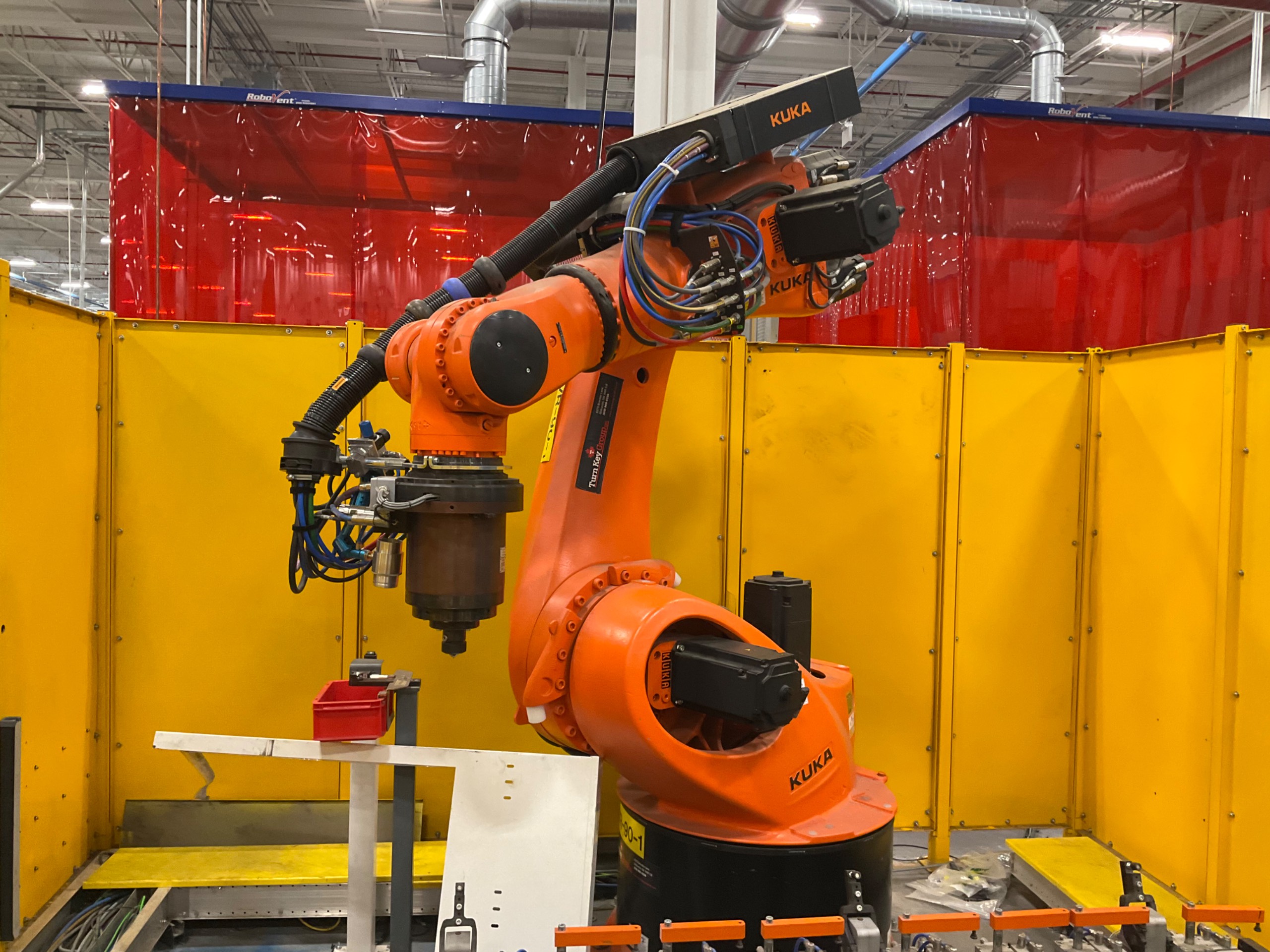 2021 KUKA KR 500 R2830 ROBOT & CONTROLLER ASSEMBLY - undefined