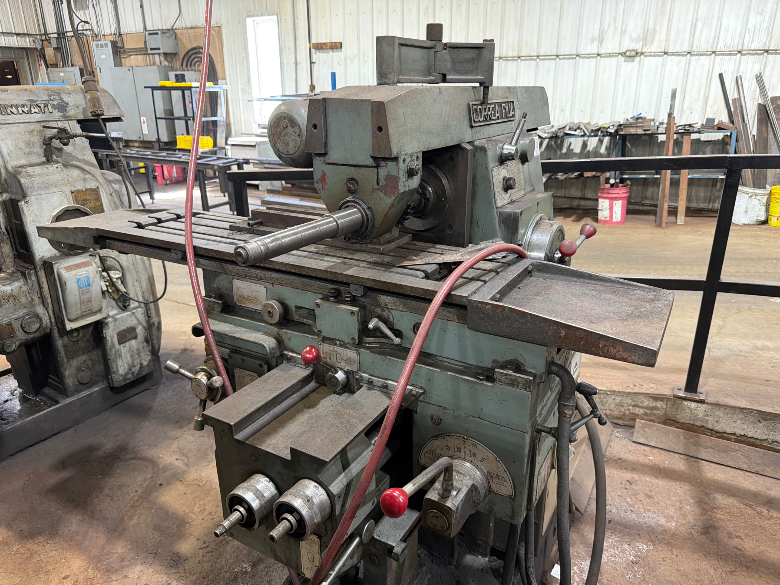 CORREA F1UA HORIZONTAL MILLING MACHINE, 820X220X420MM, ISO 40 TAPER, 1060X280MM TABLE - undefined