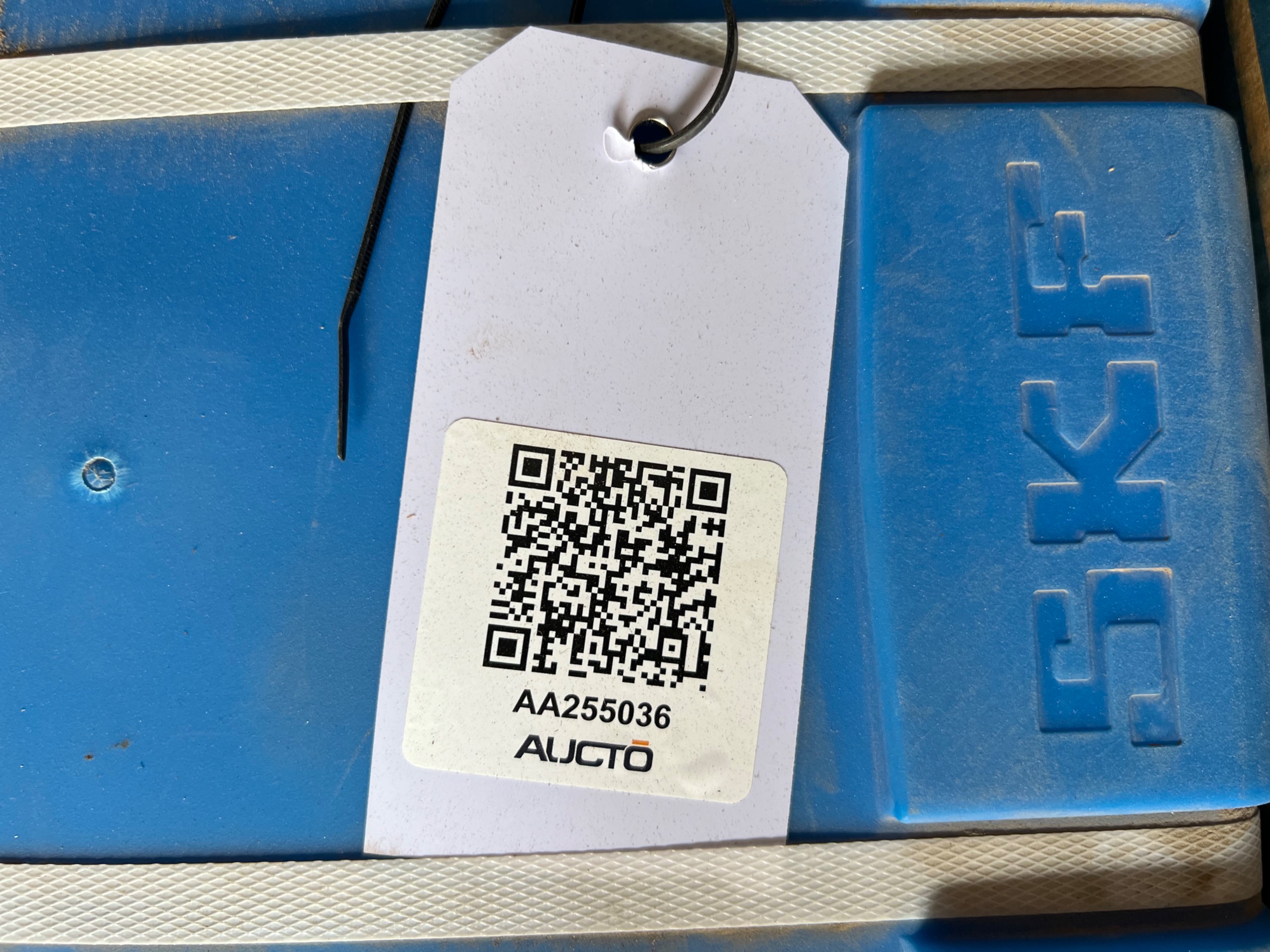 BULK QTY OF INDUSTRIAL PARTS - undefined