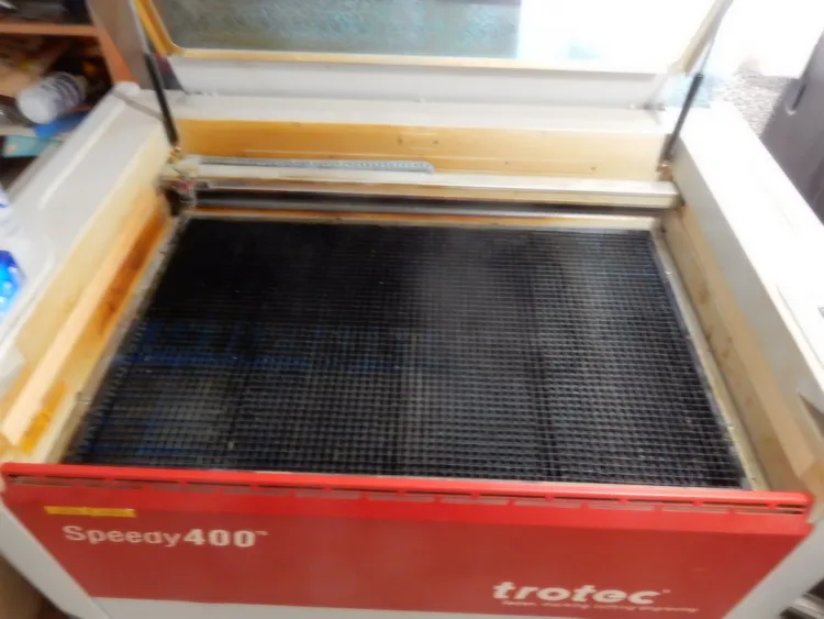 2013 TROTEC SPEEDY 400 CO₂ LASER ENGRAVER/CUTTER 80W 10.6ΜM 1016X610MM 4.32M/S - undefined