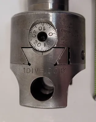 ETM 2IN R8 BORING HEAD OAL: 6.75” BORING HEAD: 2” WIDE SHANK LENGTH: 4.5” - undefined