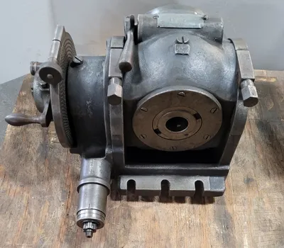 KEARNEY & TRECKER DIVIDING HEAD - undefined