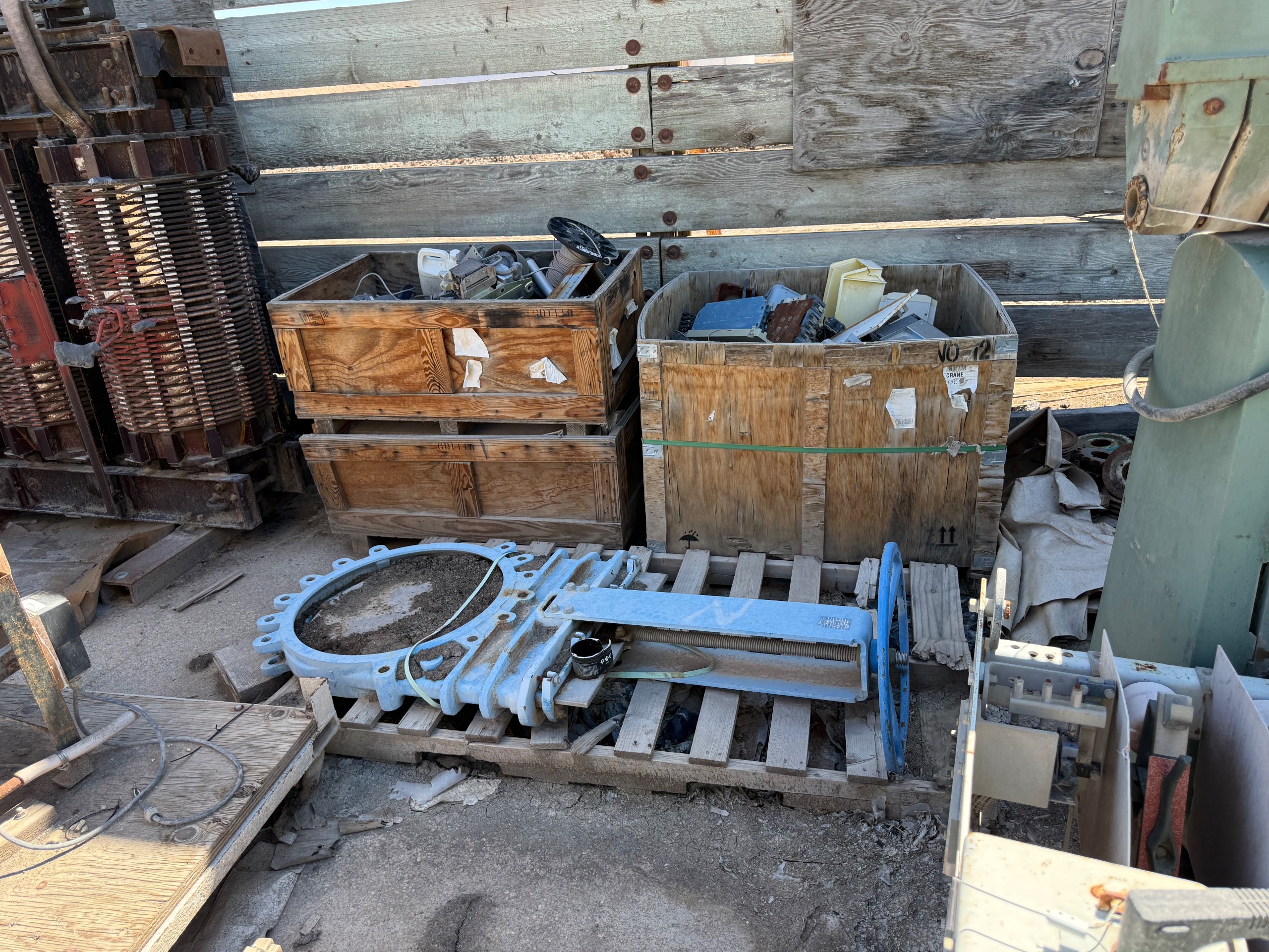 BULK QTY MISCELLANEOUS INDUSTRIAL PARTS - undefined