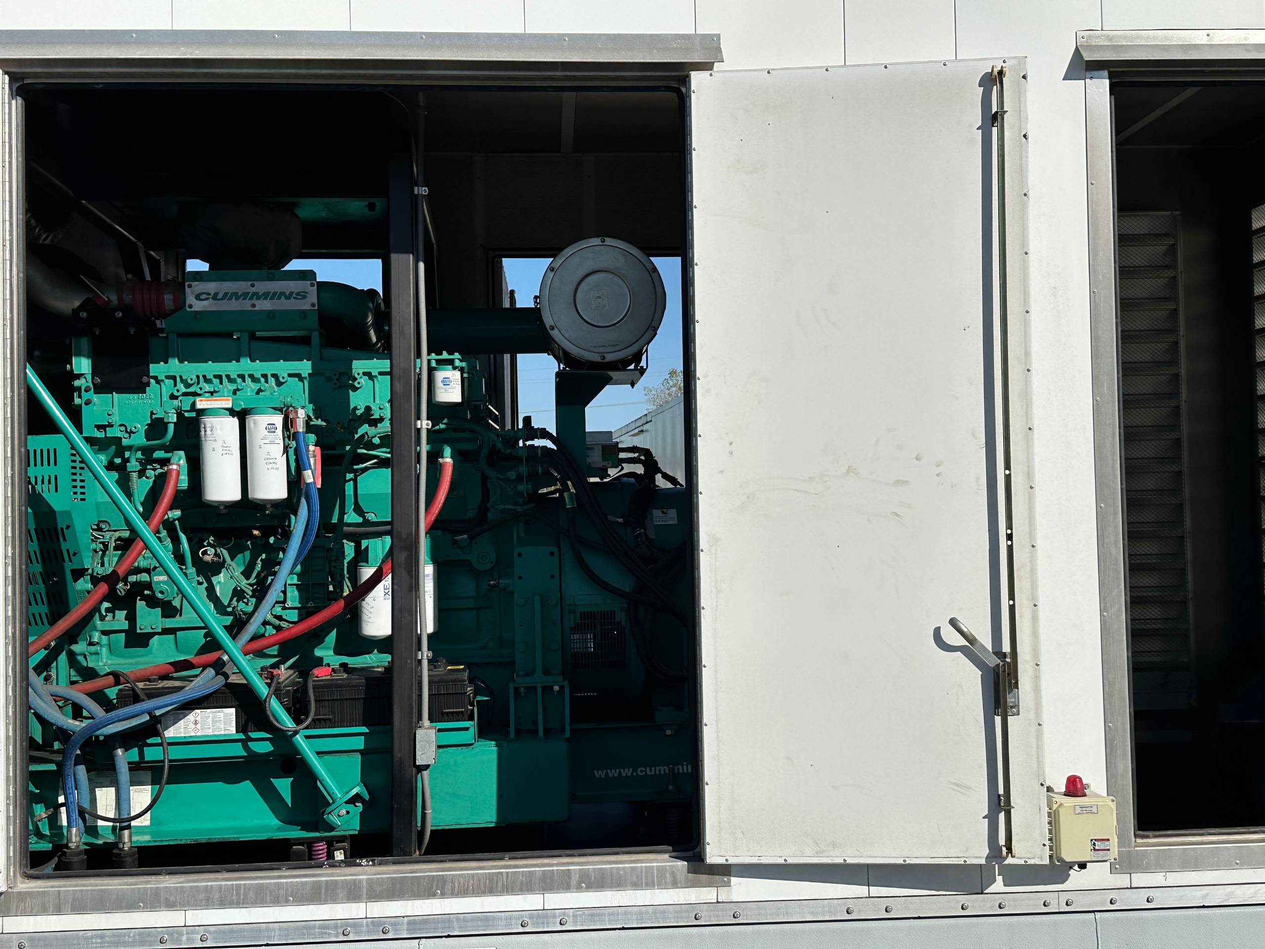 2012 CUMMINS DQCB 750 KW DIESEL GENERATOR - undefined