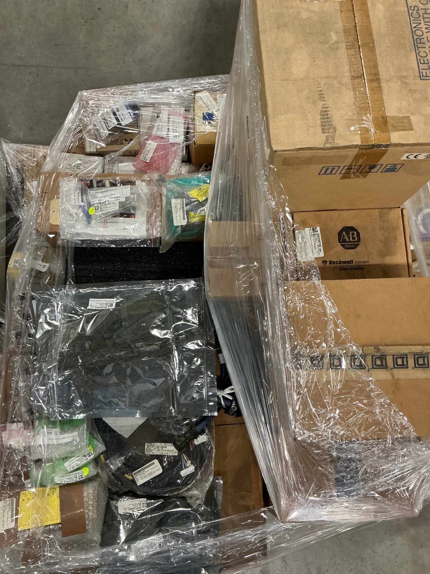 BULK QTY OF AUTOMATION, CONTROLS AND ELECTRICAL COMPONENTS - undefined