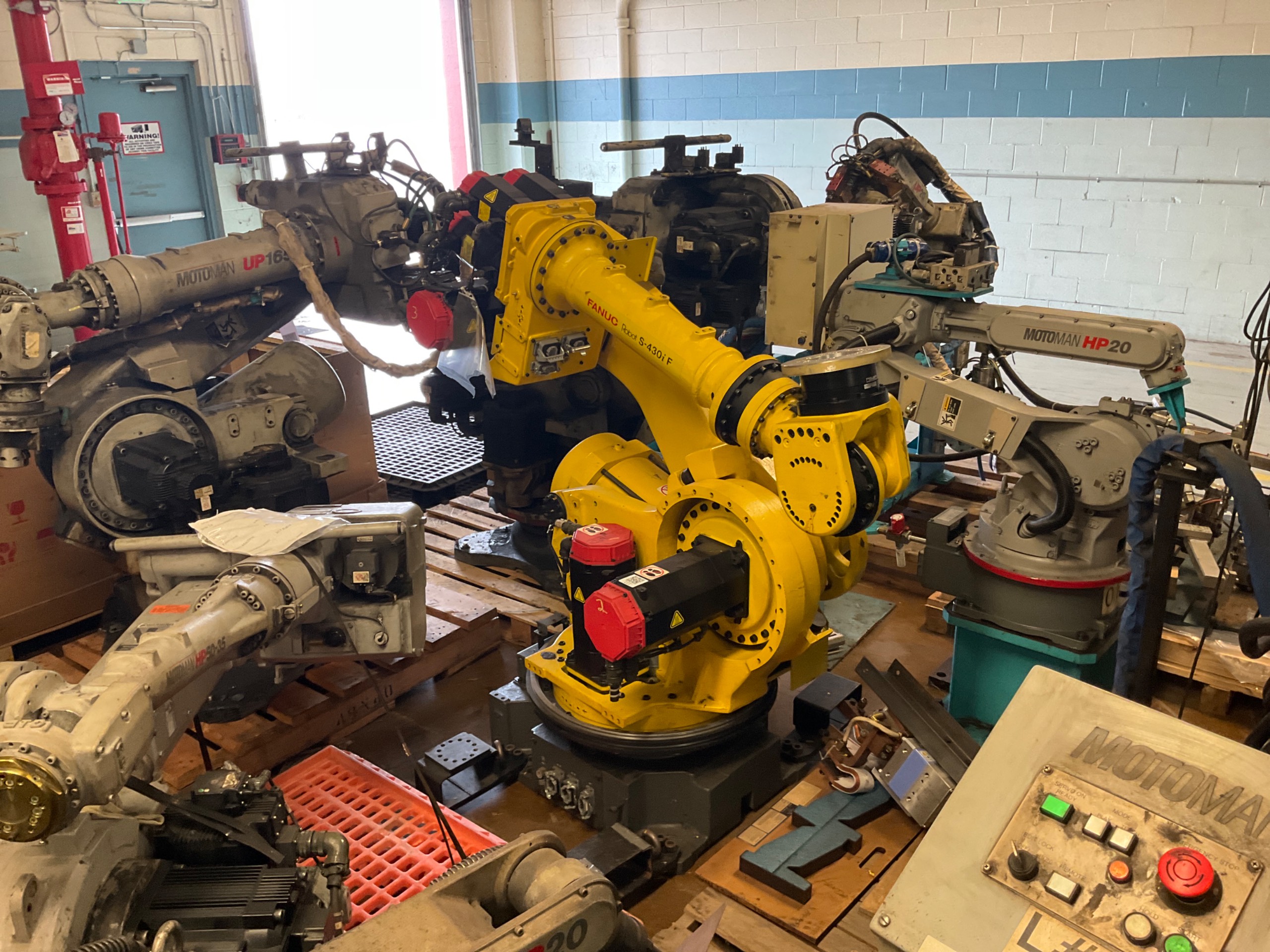 2000 FANUC S-430IF ARTICULATED ROBOT - undefined
