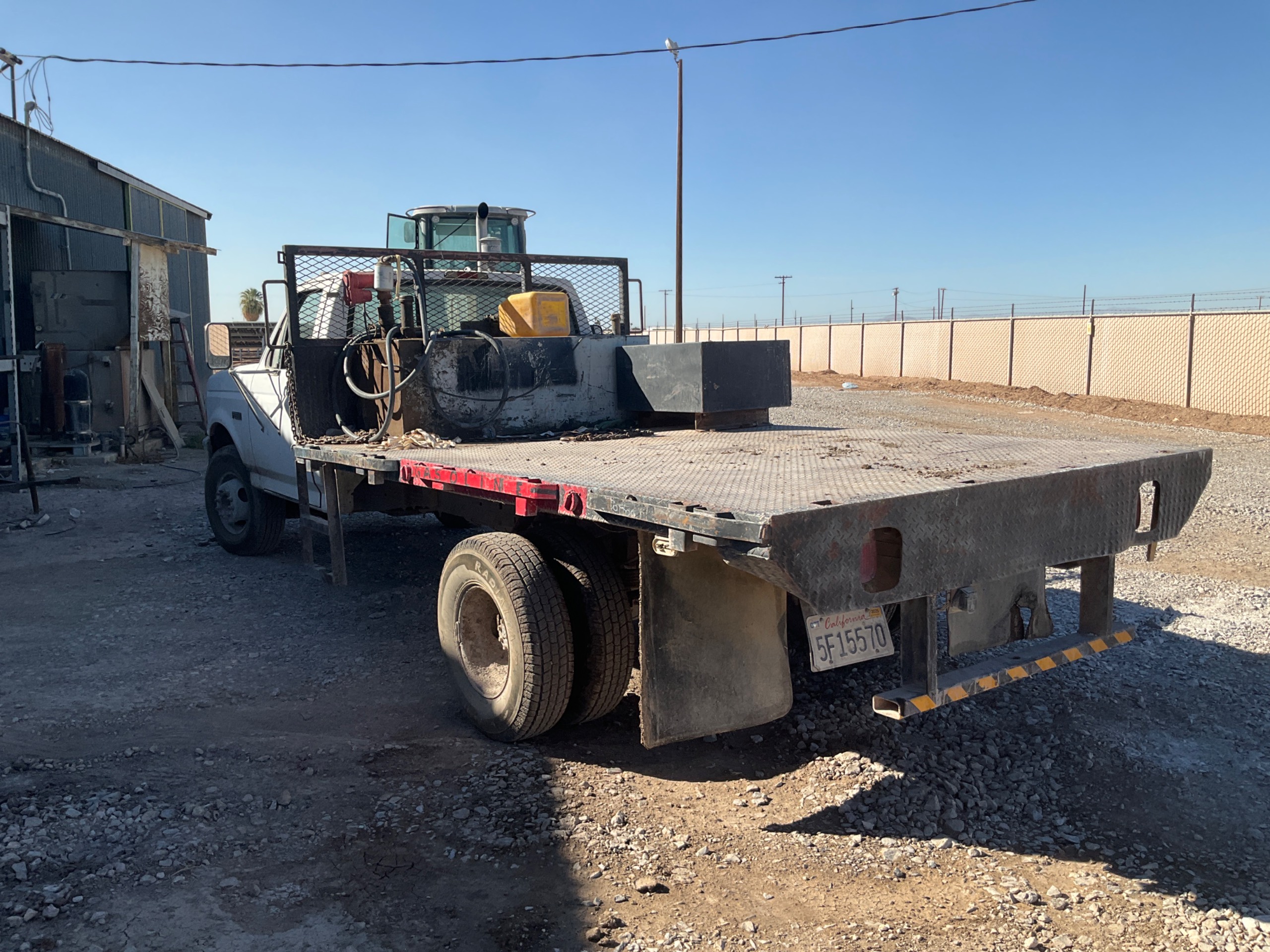 1995 FORD FORD F-SUPER DUTY FLATBED TRUCK - undefined