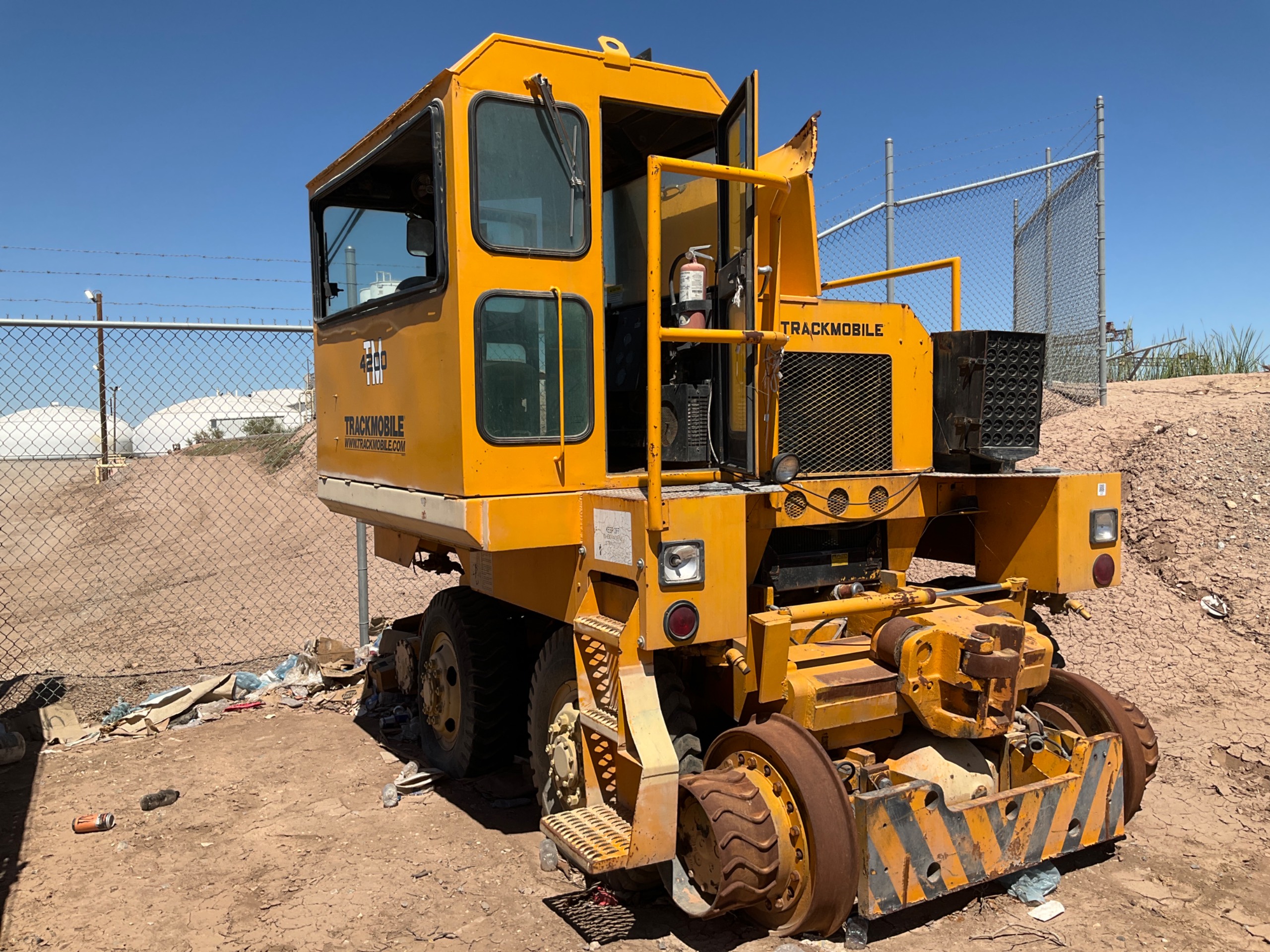 TRACKMOBILE 4200 TM RAILCAR MOVER - undefined