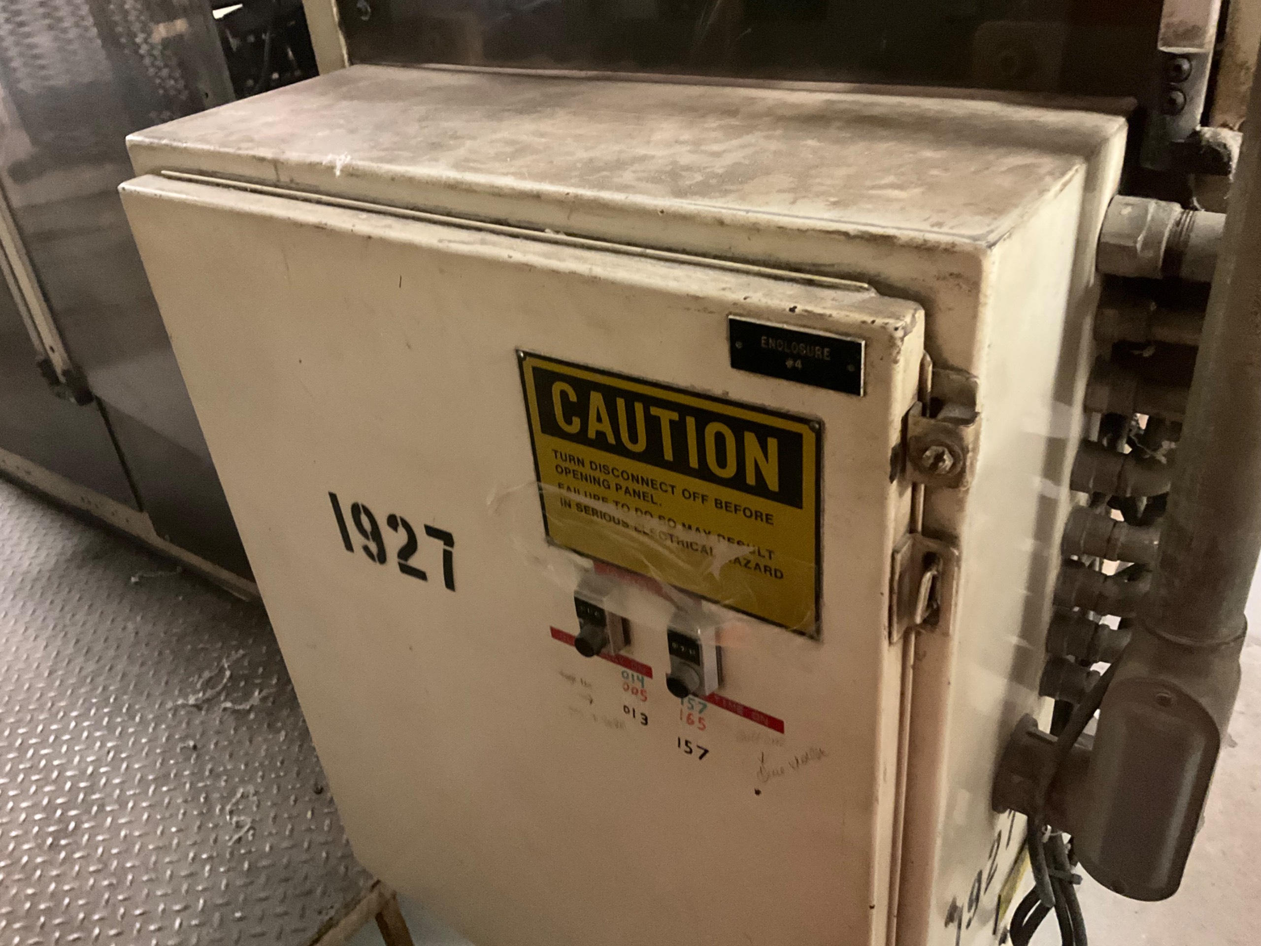 1983 JONES SSG PACKAGING MACHINE - undefined