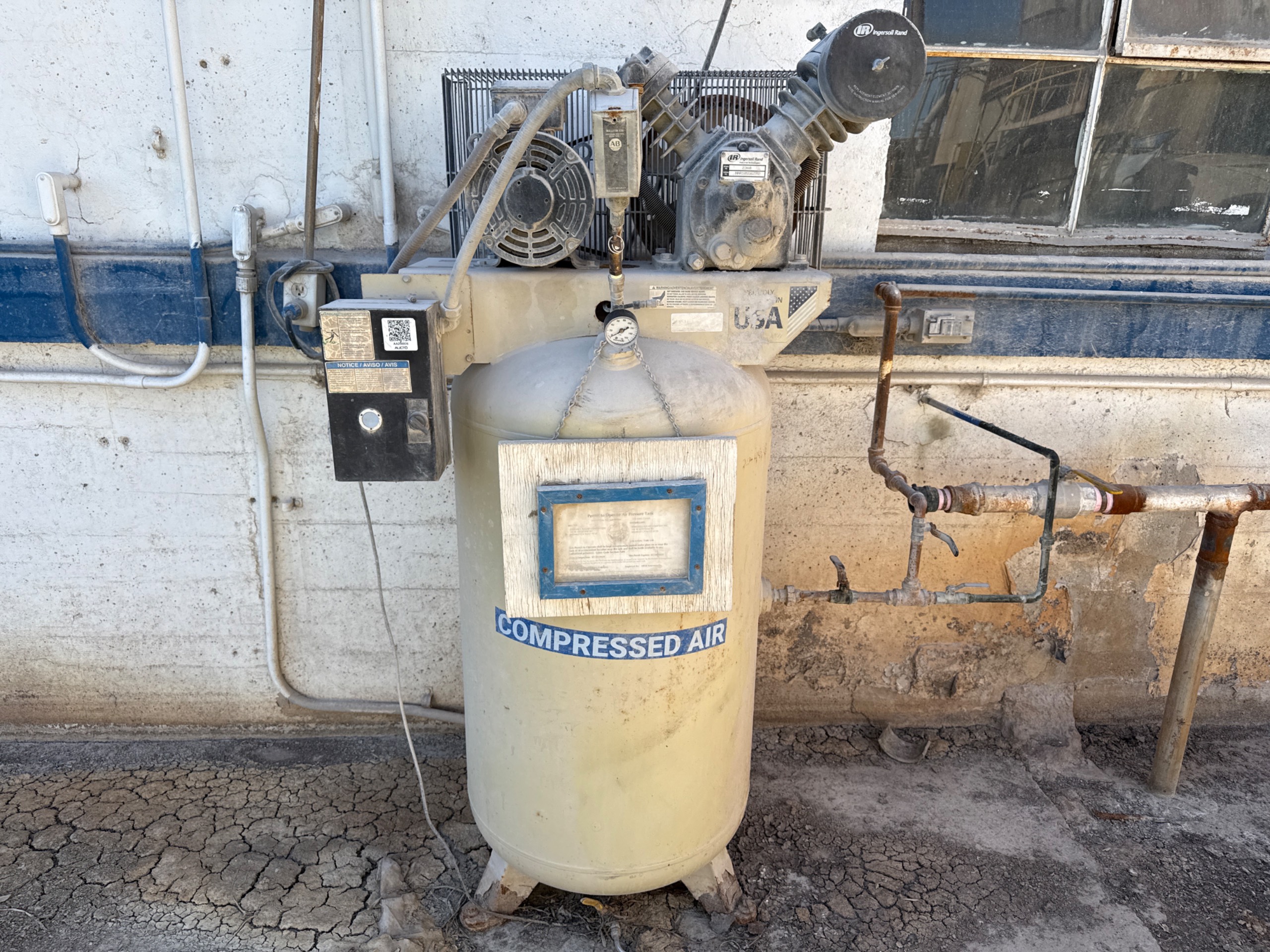 INGERSOLL RAND 2340 STATIONARY AIR COMPRESSOR - undefined