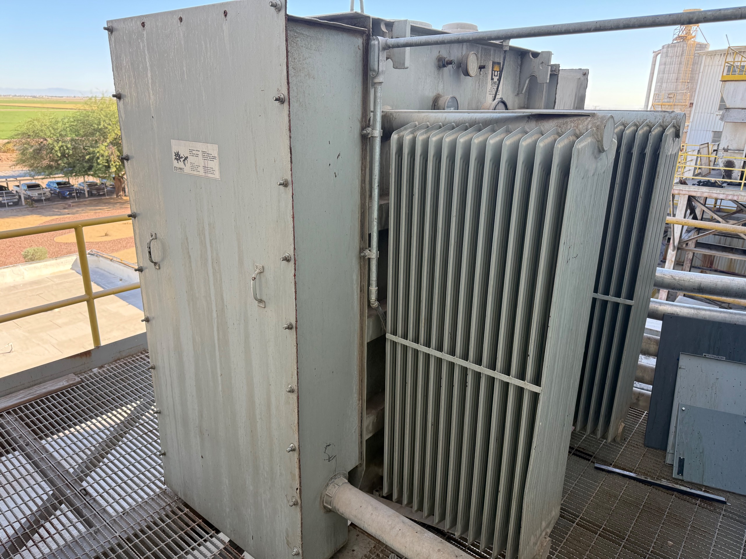 SUNBELT 2240 KVA OIL FILLED TRANSFORMER WITH SWITCHBOARD DISCONNECT - undefined