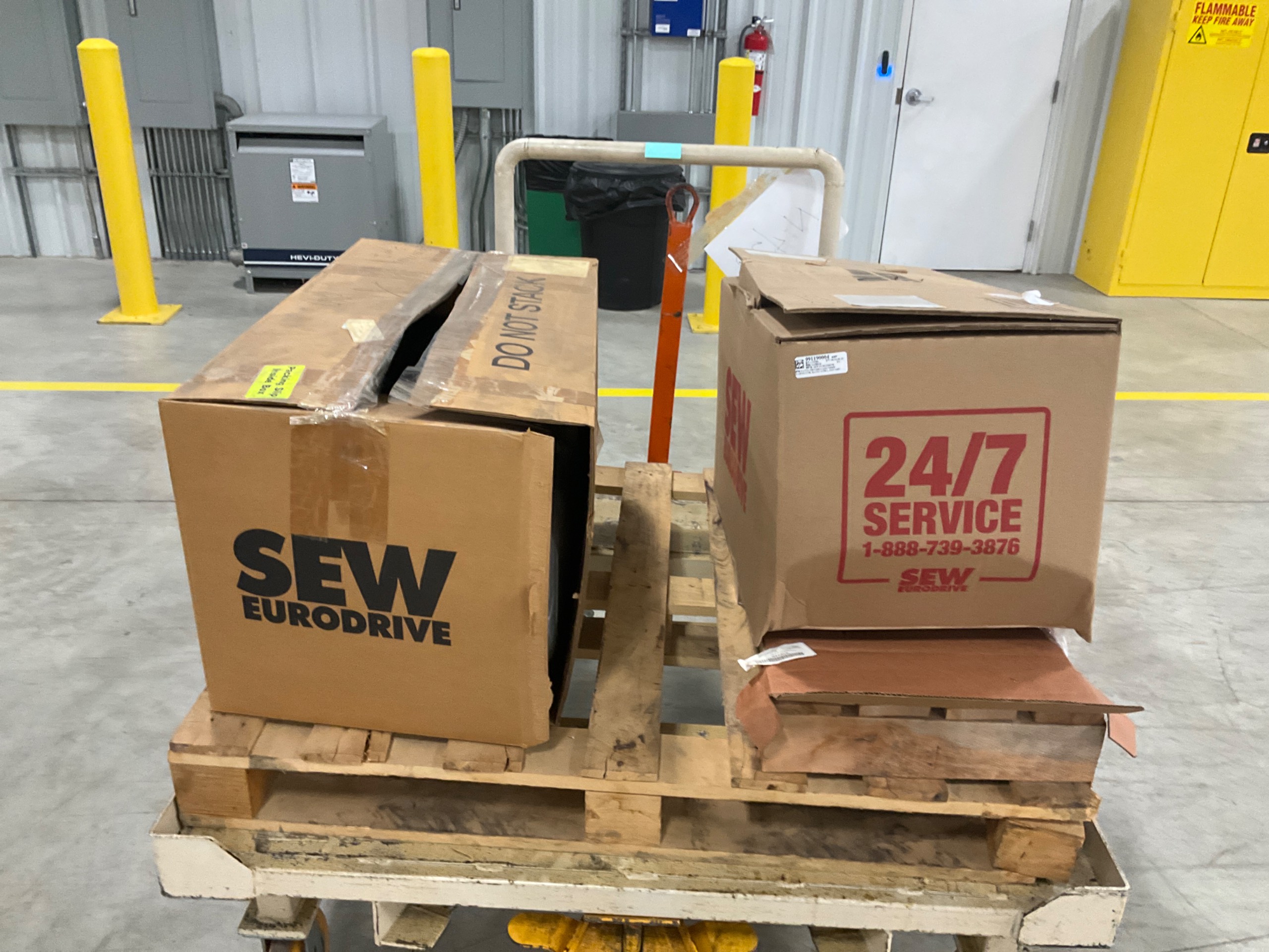 QTY 2: SEW-EURODRIVE MOTORS - undefined