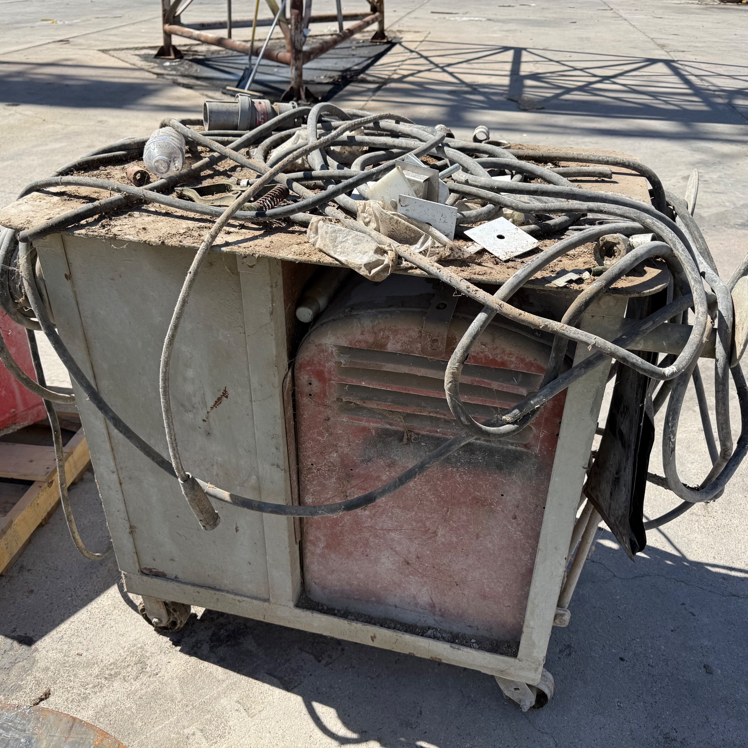 LINCOLN IDEALARC 250 ARC WELDER - undefined