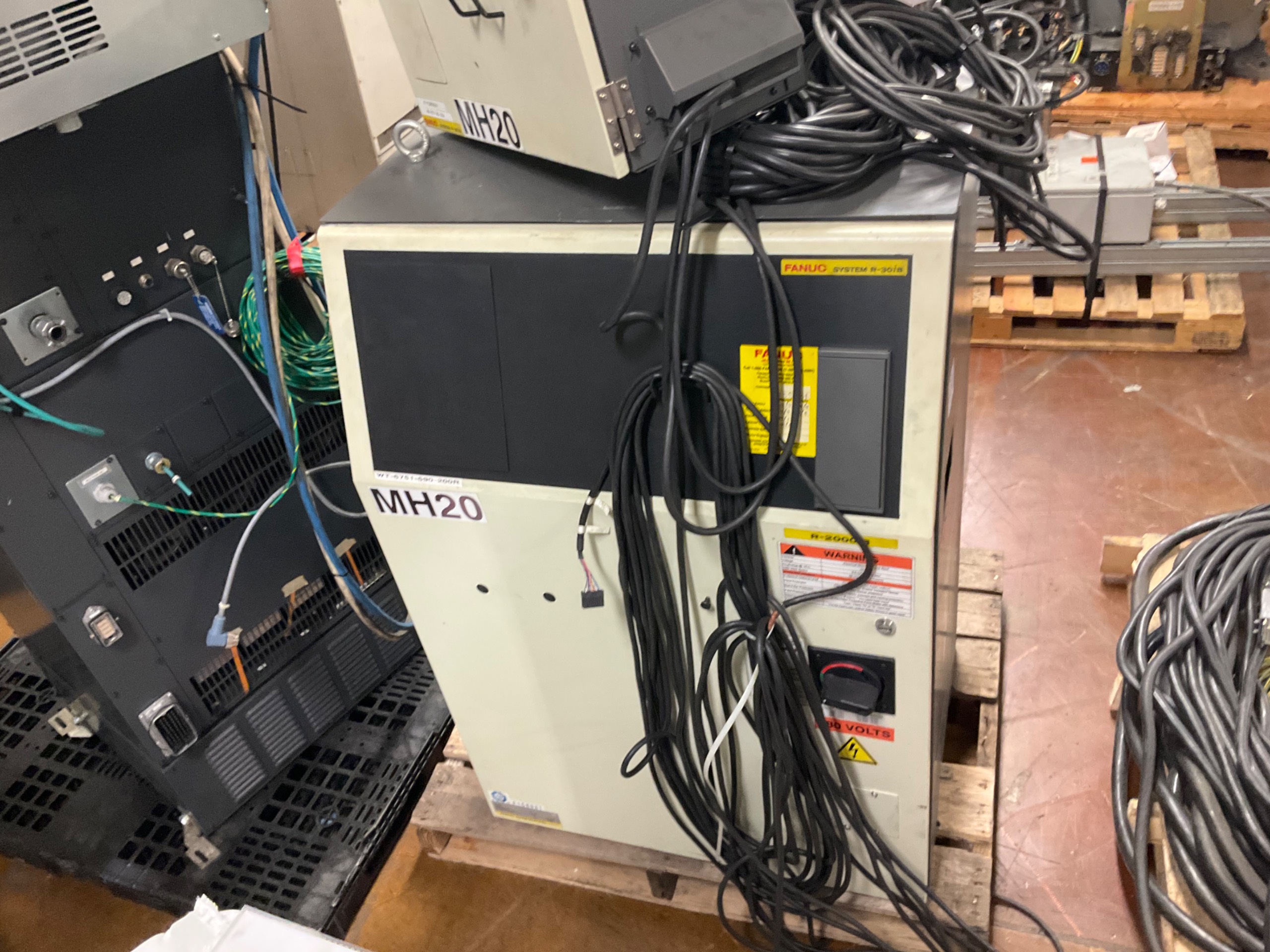 2014 FANUC R-30IB ROBOT CONTROLLER - undefined