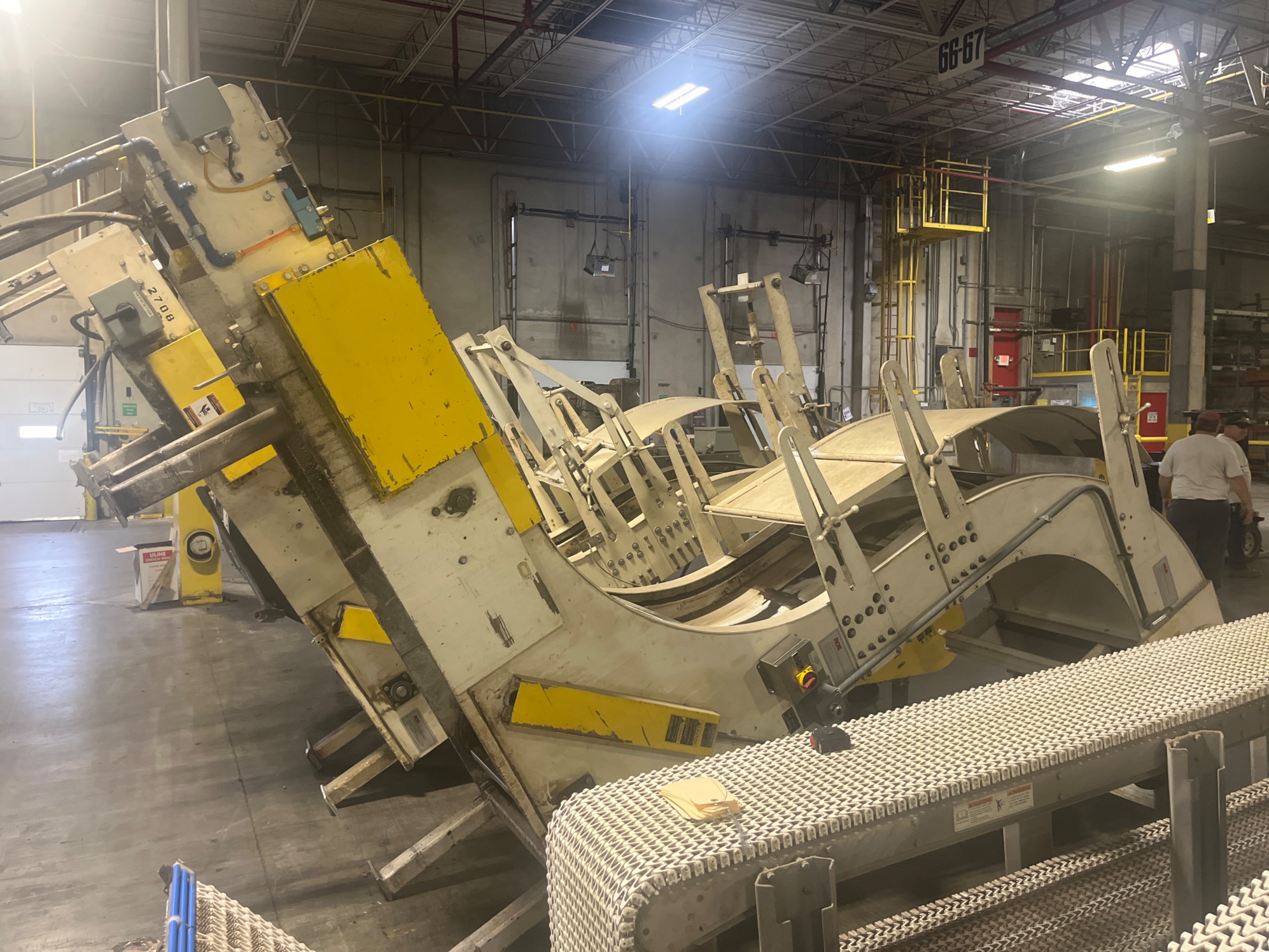 ROE CASE LIFT ELEVATOR - undefined