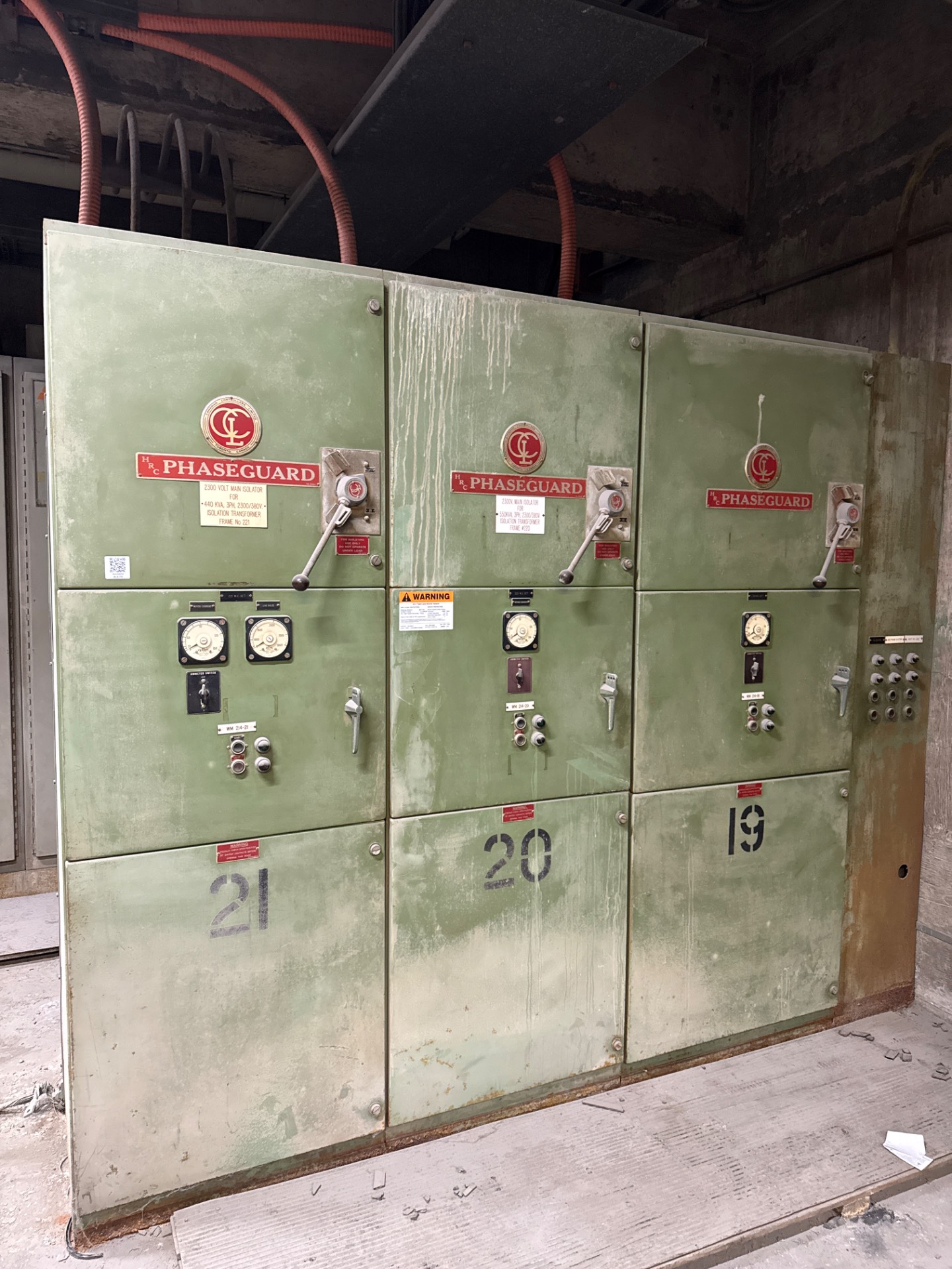BULK QTY OF CANADIAN CONTROLLERS PHASEGUARD SWITCHGEAR - undefined