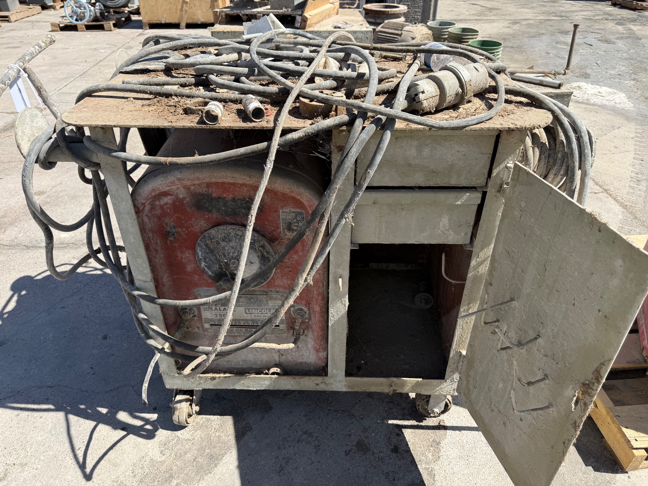 LINCOLN IDEALARC 250 ARC WELDER - undefined