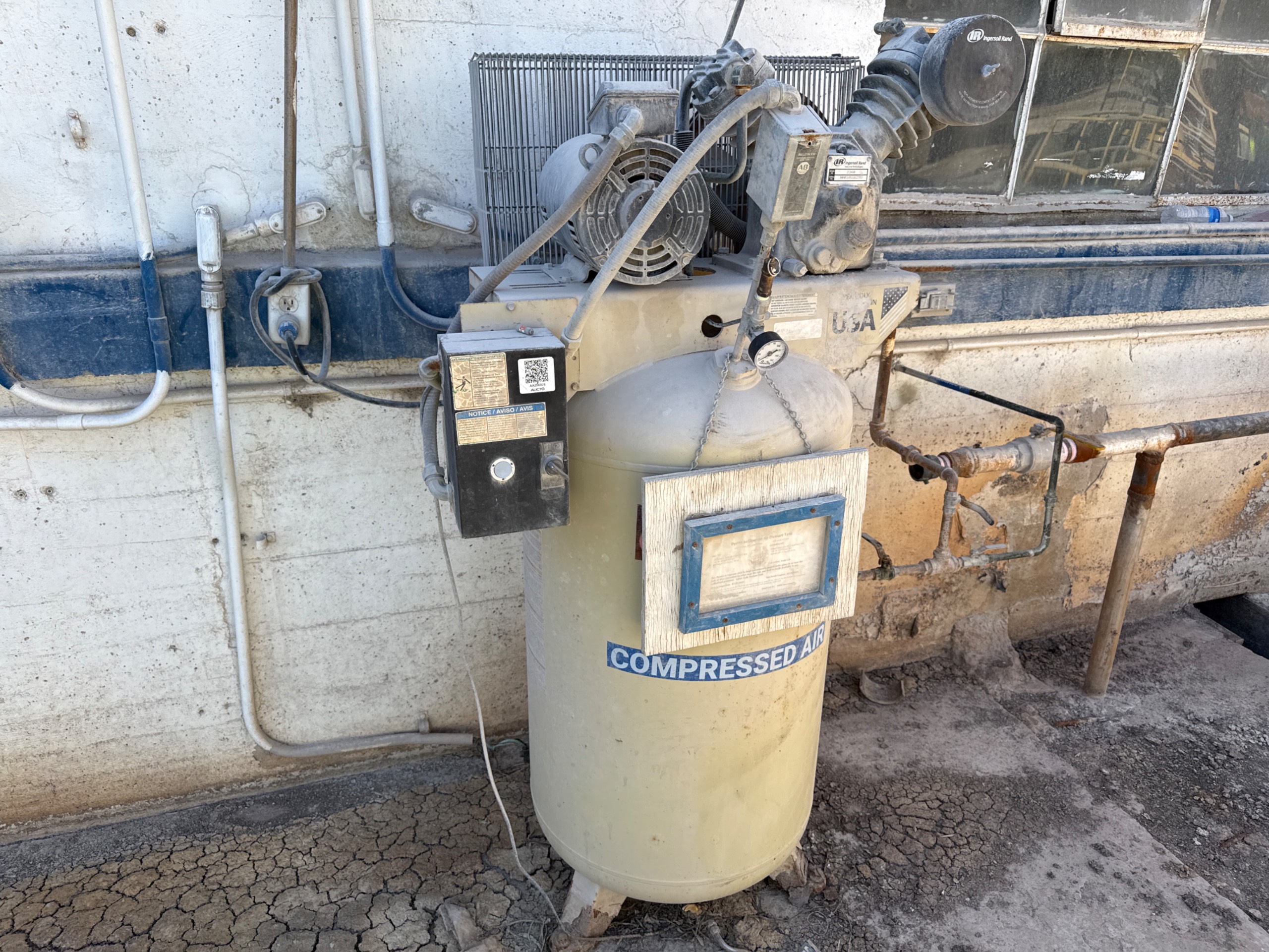 INGERSOLL RAND 2340 STATIONARY AIR COMPRESSOR - undefined