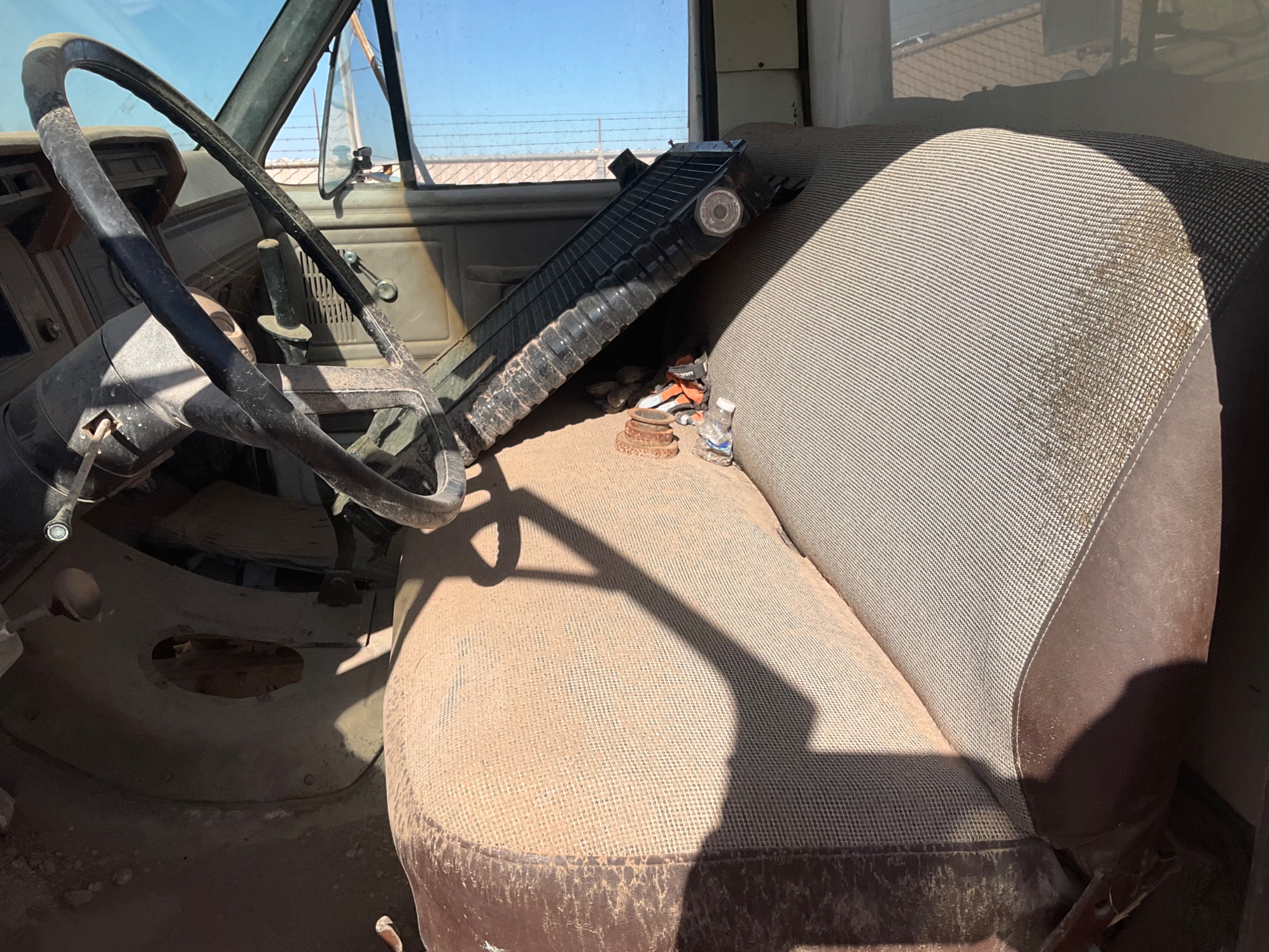 1982 FORD F600 DUMP TRUCK - undefined