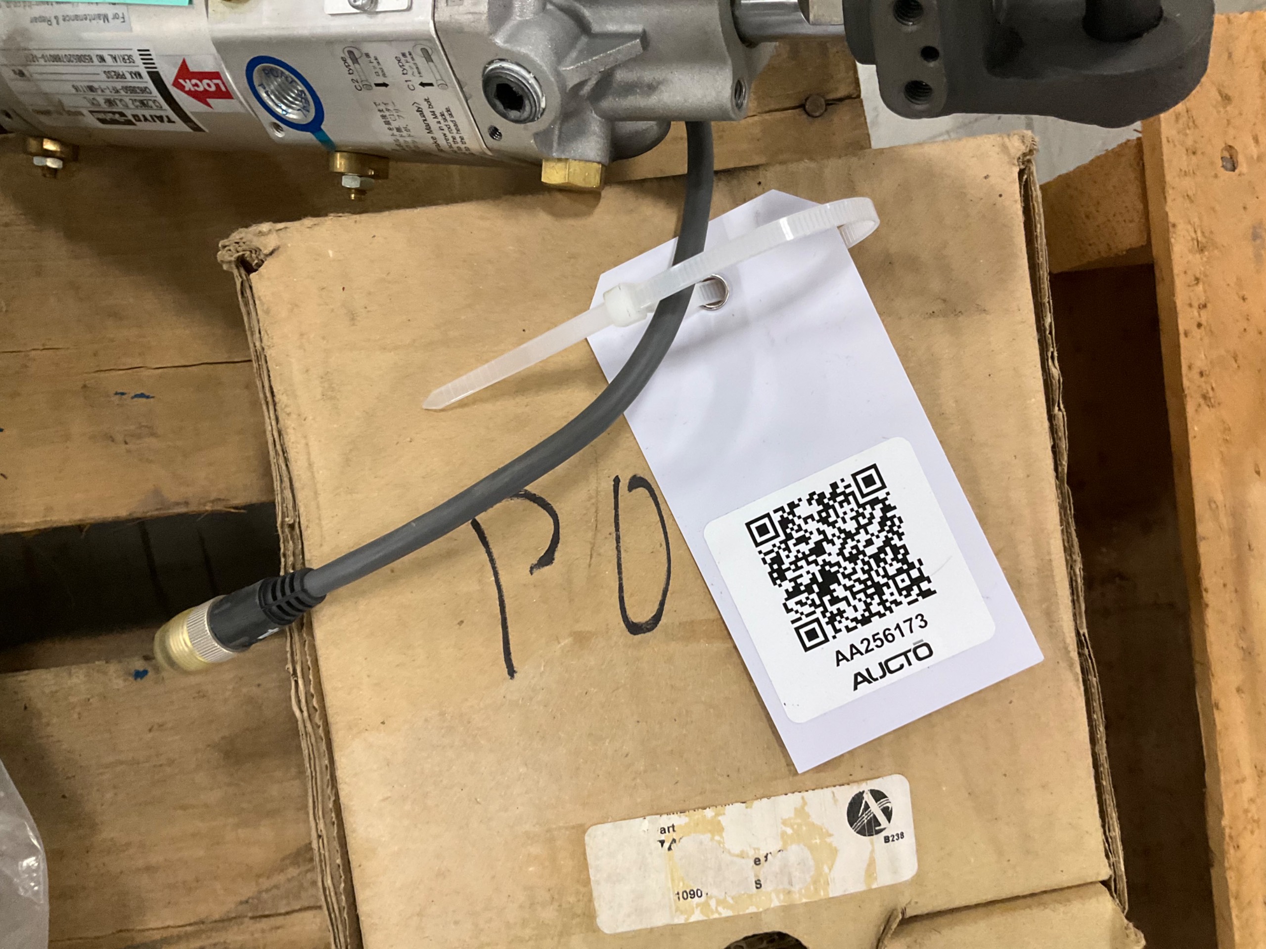 BULK LIST OF HYDRAULIC & PNEUMATIC CYLINDERS - undefined