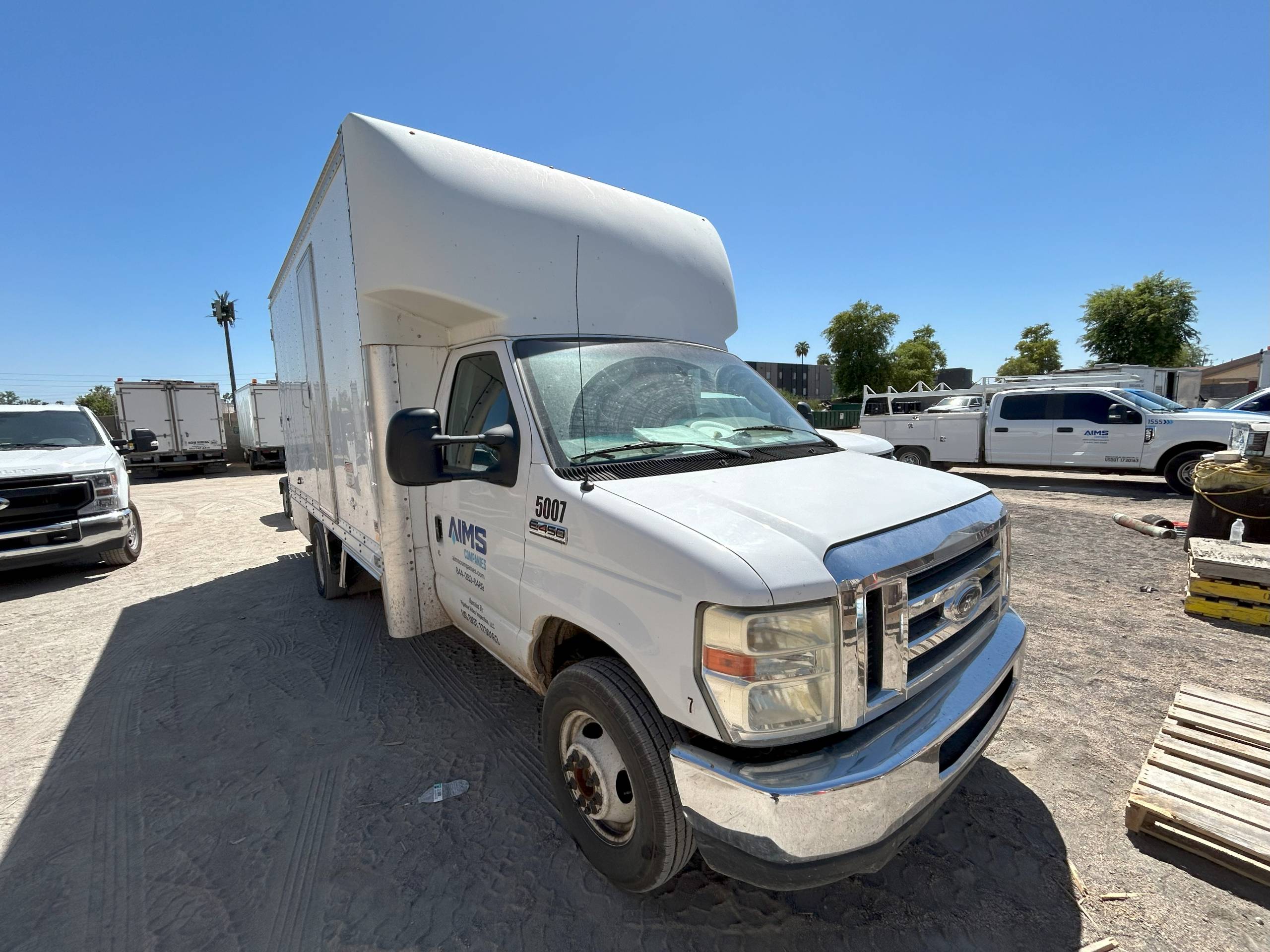 2011 FORD E-450 BOX TRUCK - undefined
