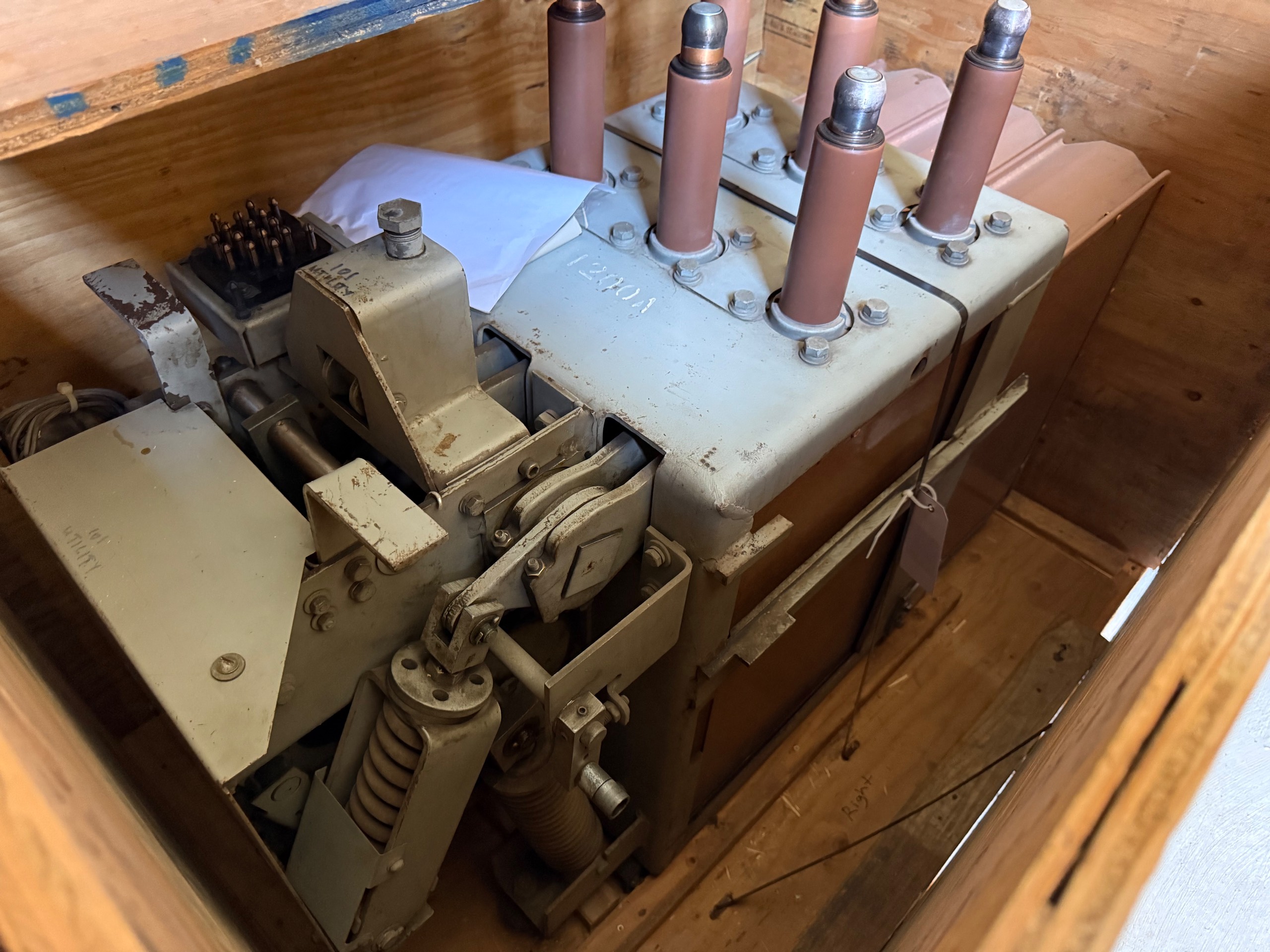 GENERAL ELECTRIC MAGNE-BLAST 4.76 KV 1200 A MEDIUM VOLTAGE CIRCUIT BREAKER - undefined