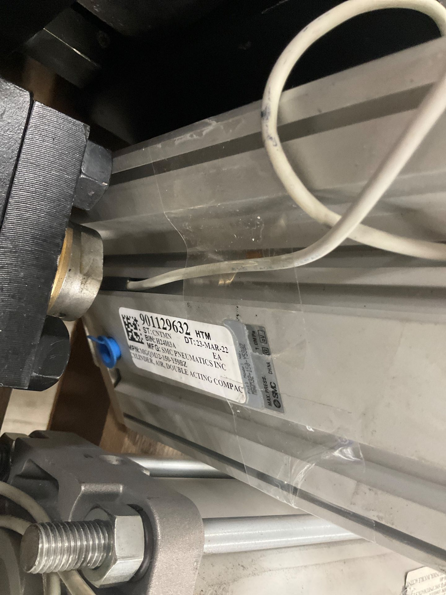 BULK QTY OF PNEUMATIC & HYDRAULIC CYLINDERS - undefined