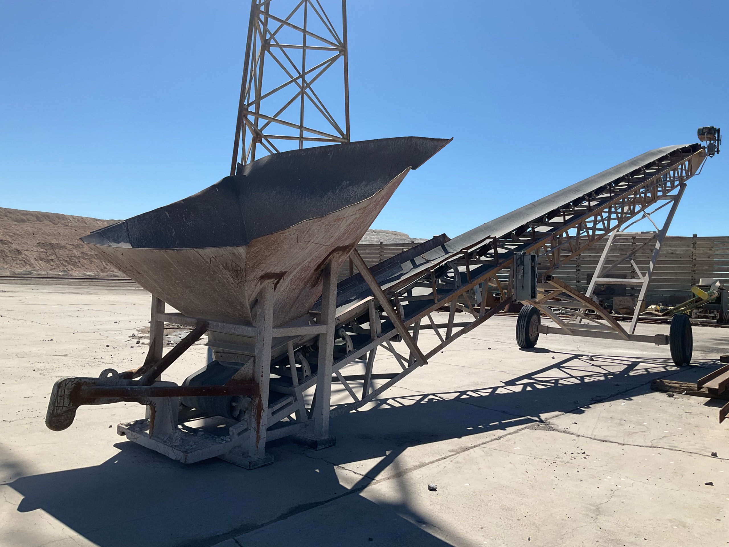 MOBILE STACKING BELT CONVEYOR - undefined