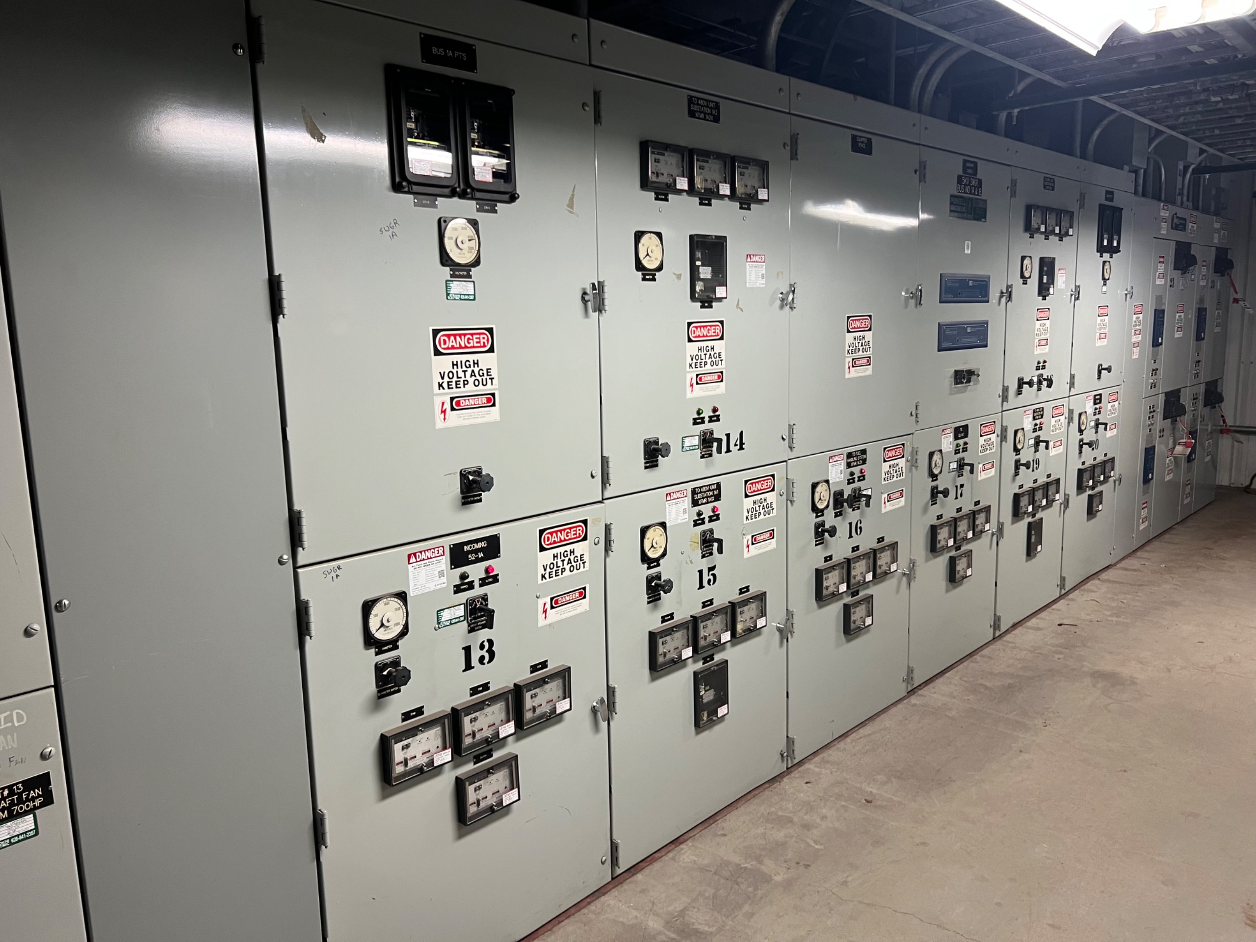 BULK QTY OF POWELL SWITCHGEAR - undefined