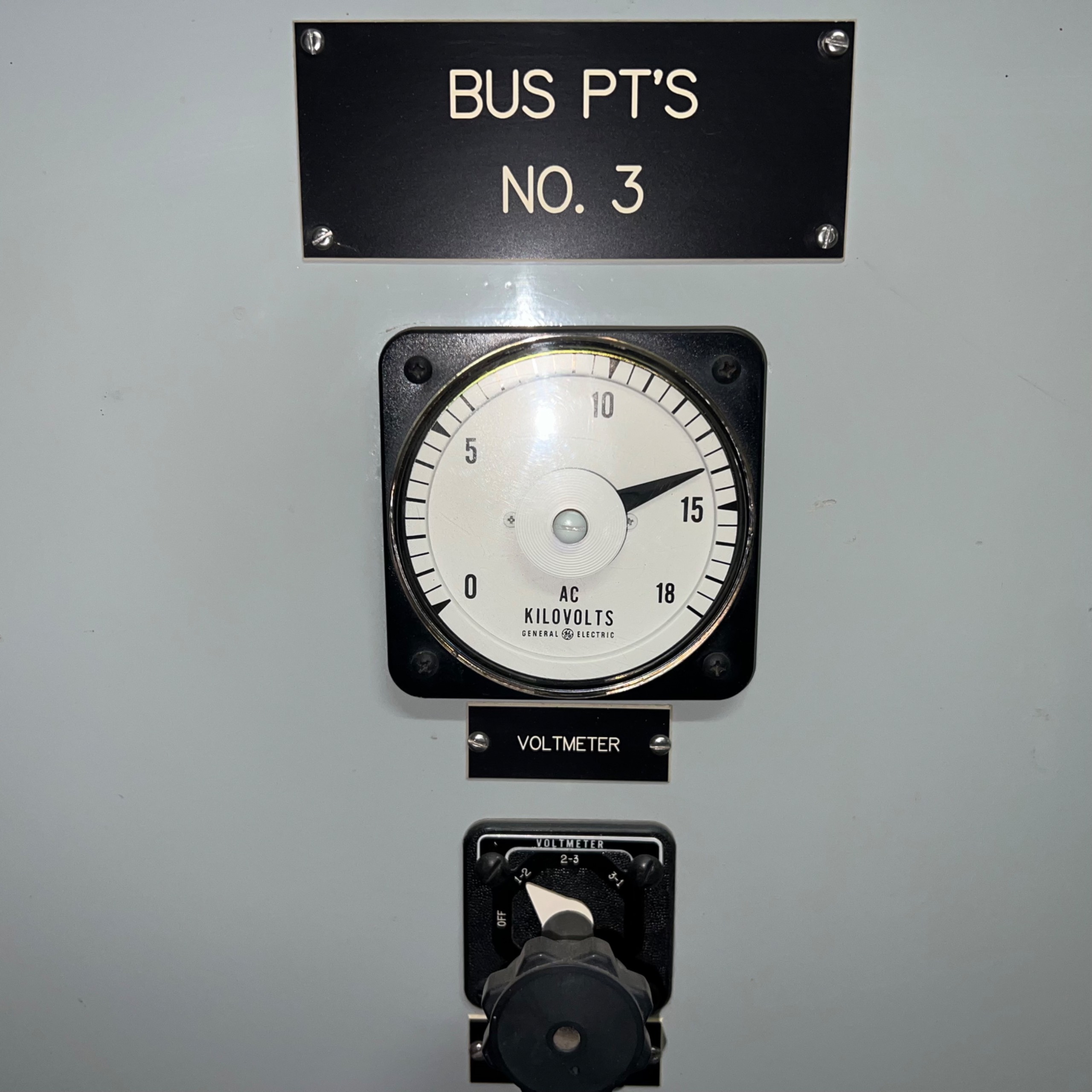 POWELL MEDIUM VOLTAGE SWITCHGEAR - undefined