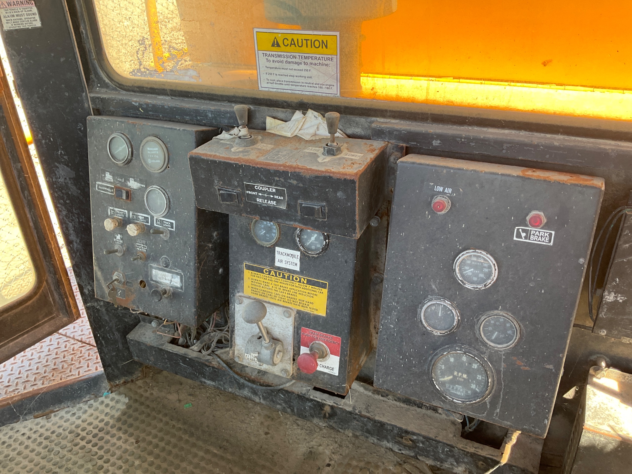 TRACKMOBILE 4200 TM RAILCAR MOVER - undefined