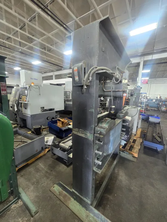 DAKE 5-150A HYDRAULIC H-FRAME PRESS 150-TON, 16" STRK, 24-3/4" HORIZ TRAVEL, 220/440V 3PH, 3000 LBS - undefined