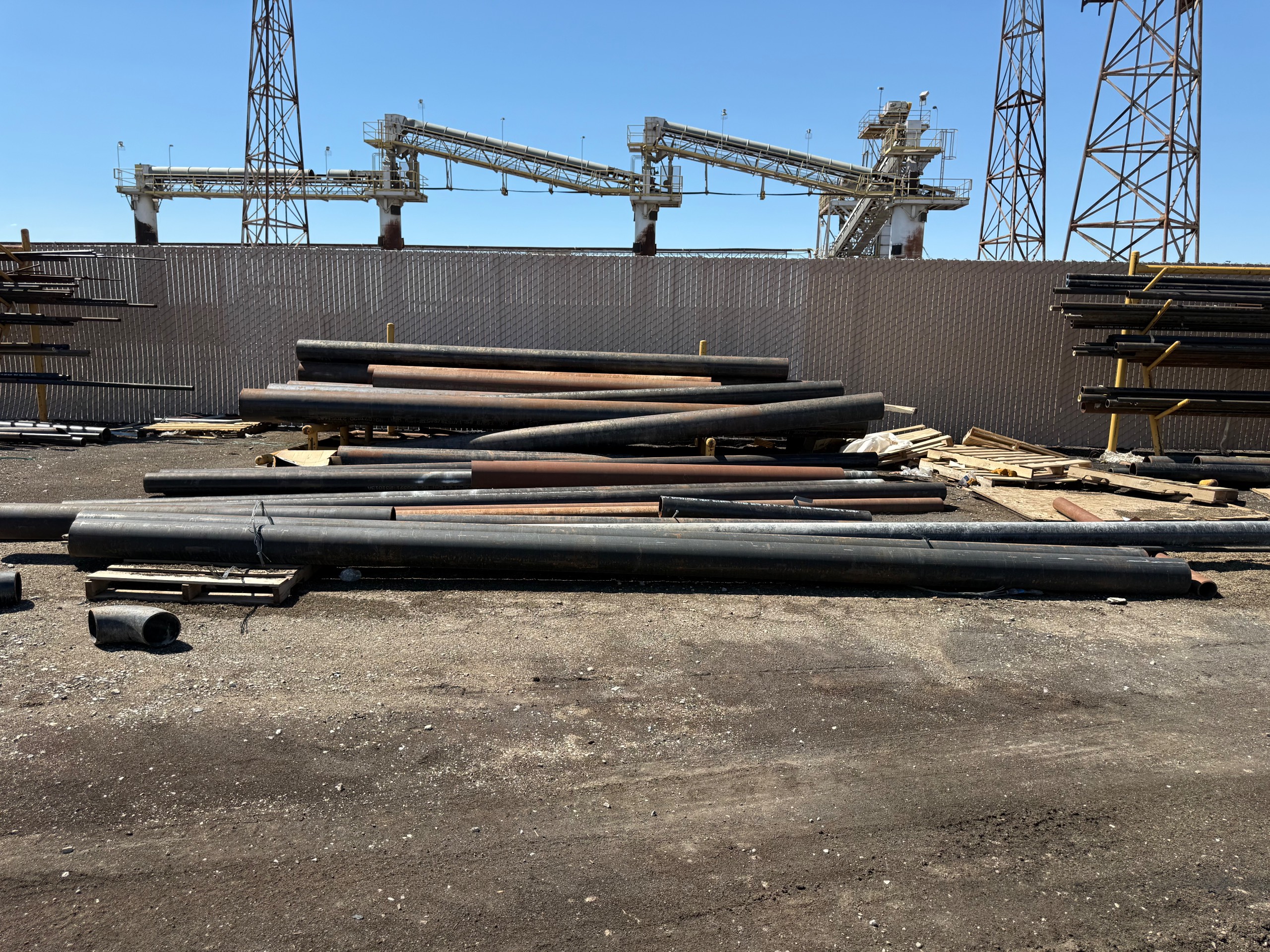 BULK QTY OF STEEL PIPES - undefined