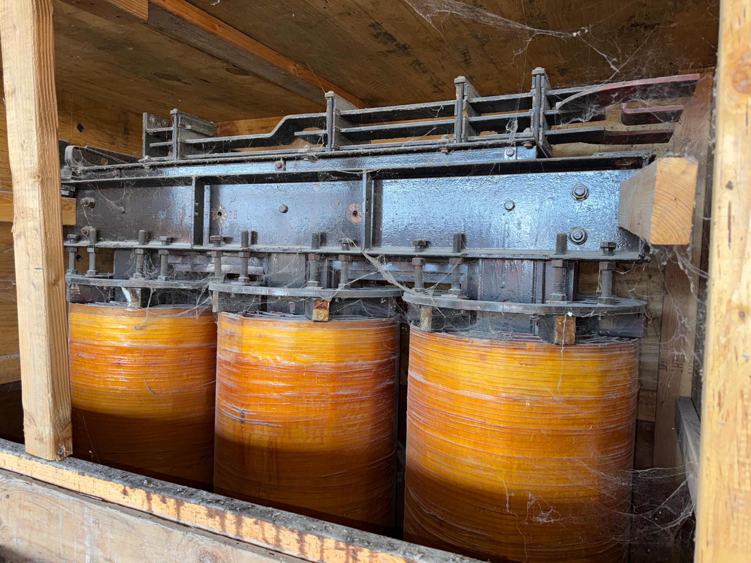 DRY TYPE TRANSFORMER - undefined