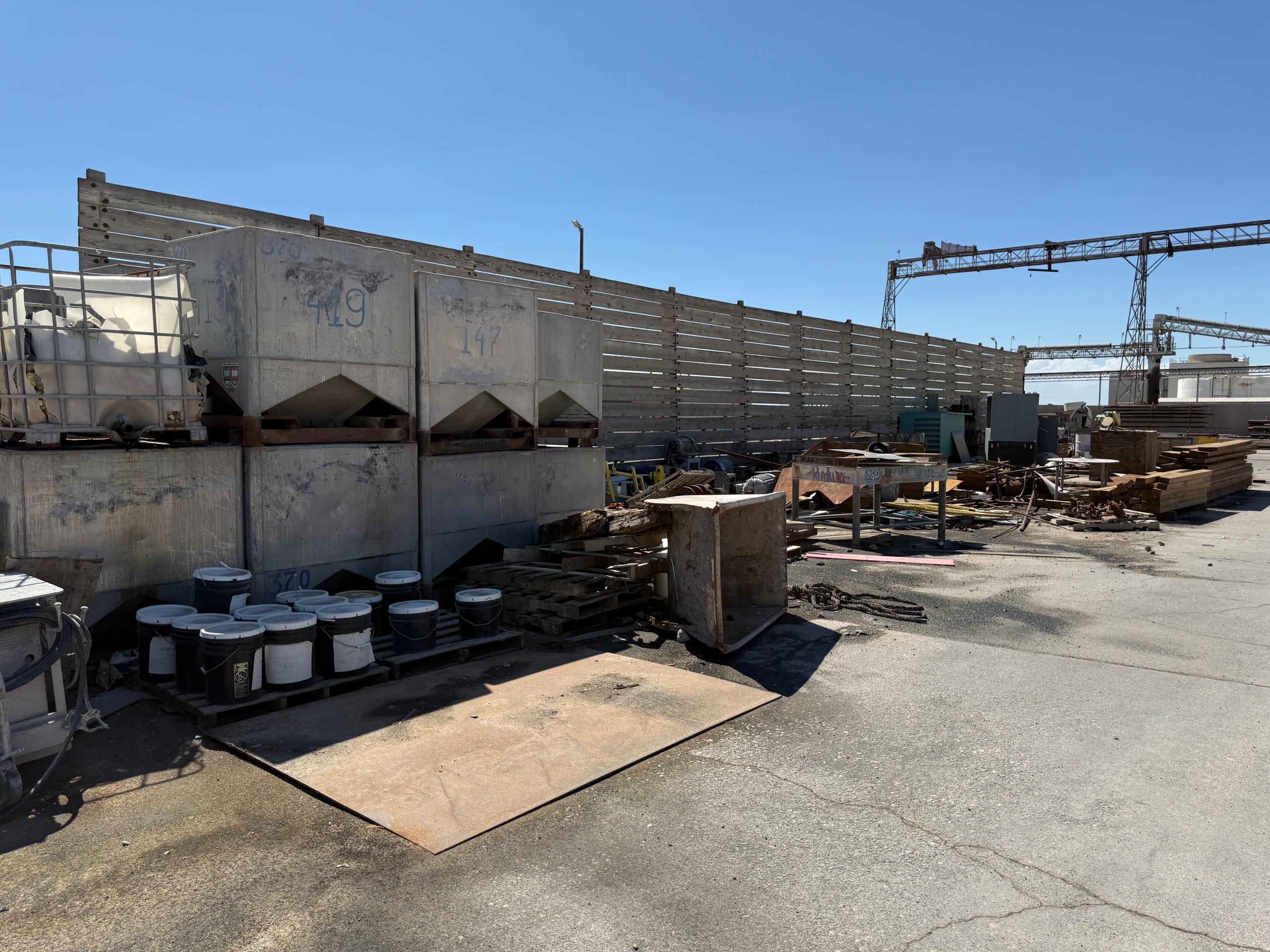 BULK QTY MISCELLANEOUS INDUSTRIAL PARTS - undefined