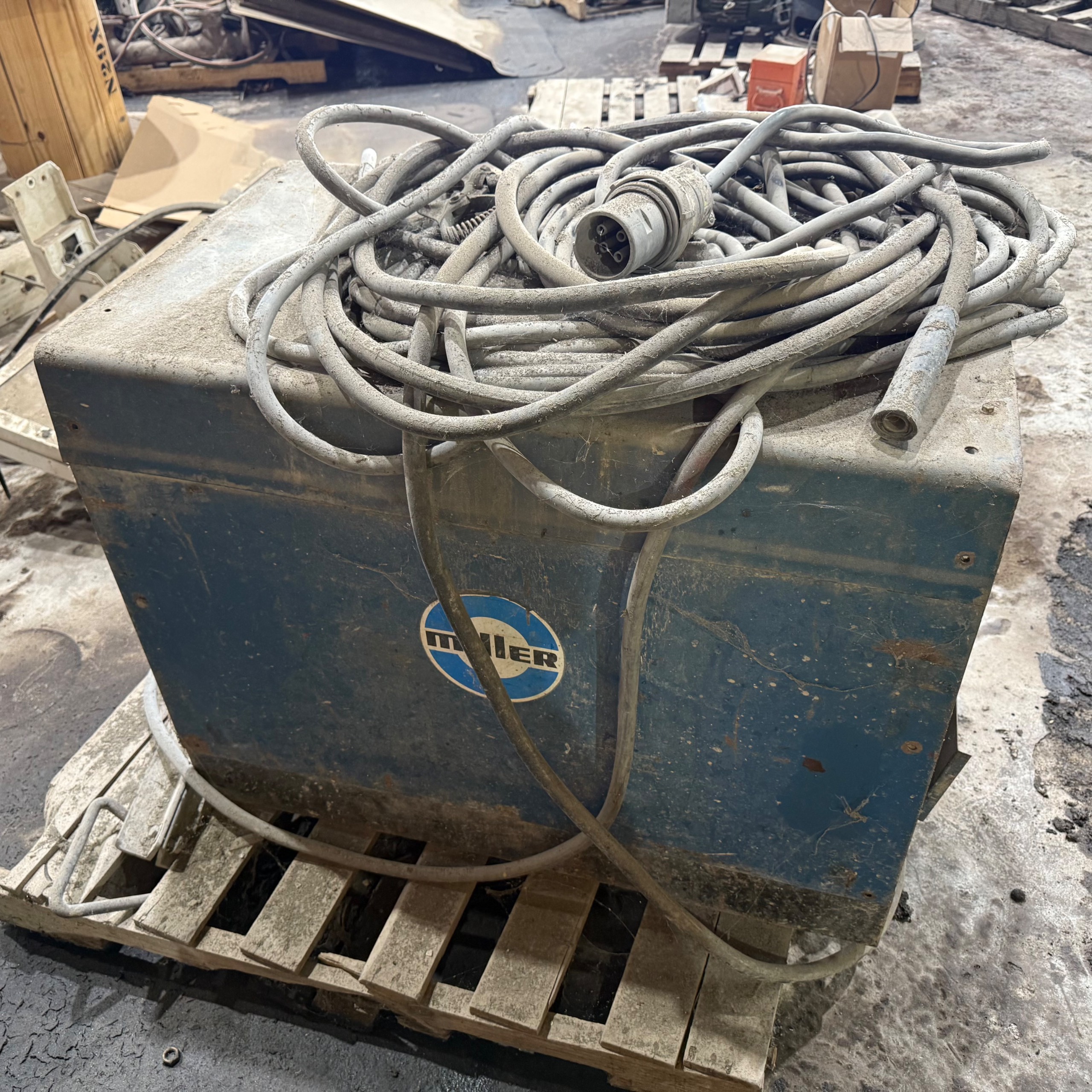MILLER GOLD STAR 400SS WELDER POWER SOURCE - undefined