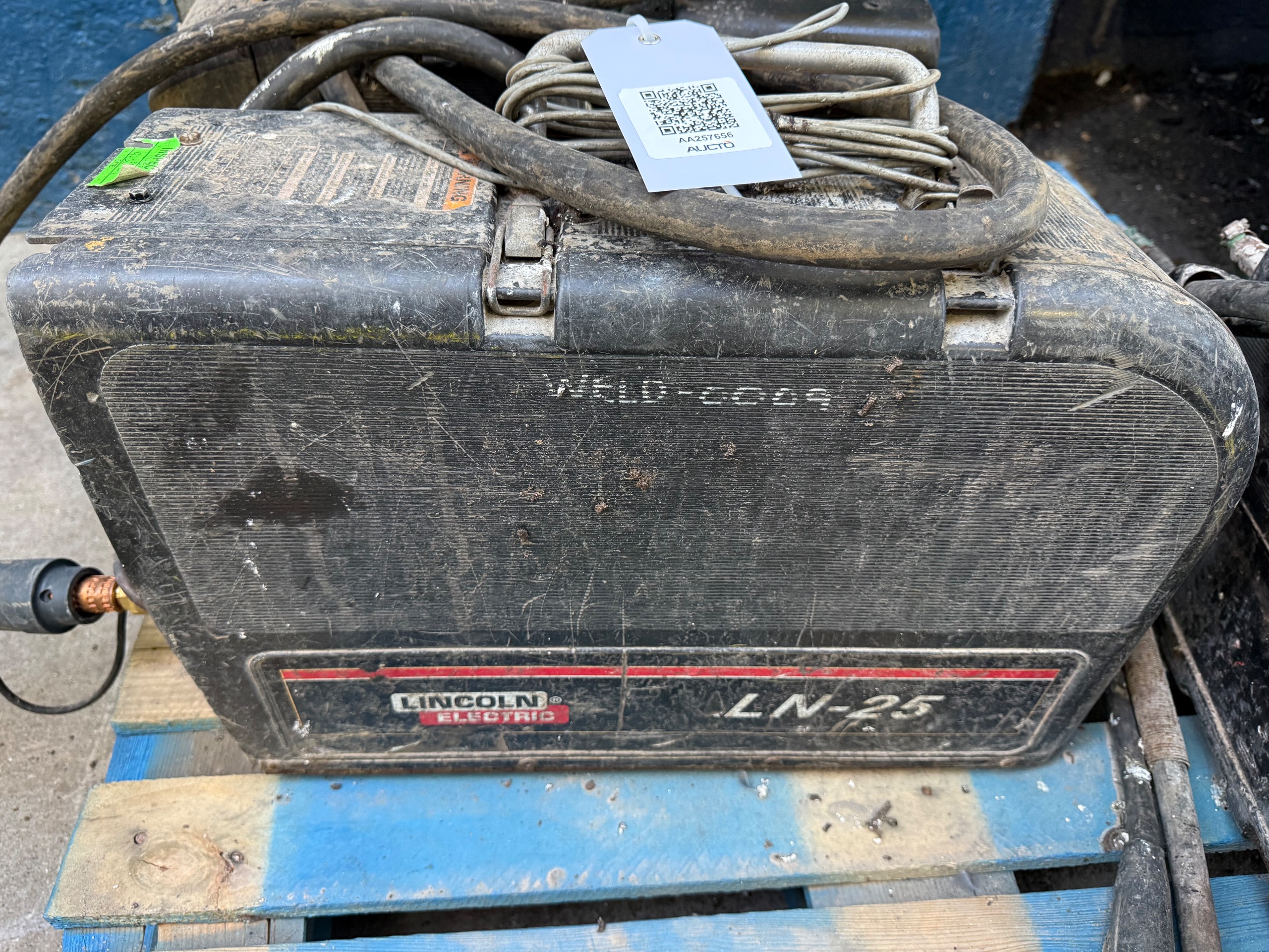 LINCOLN ELECTRIC LN-25 WIRE FEEDER - undefined