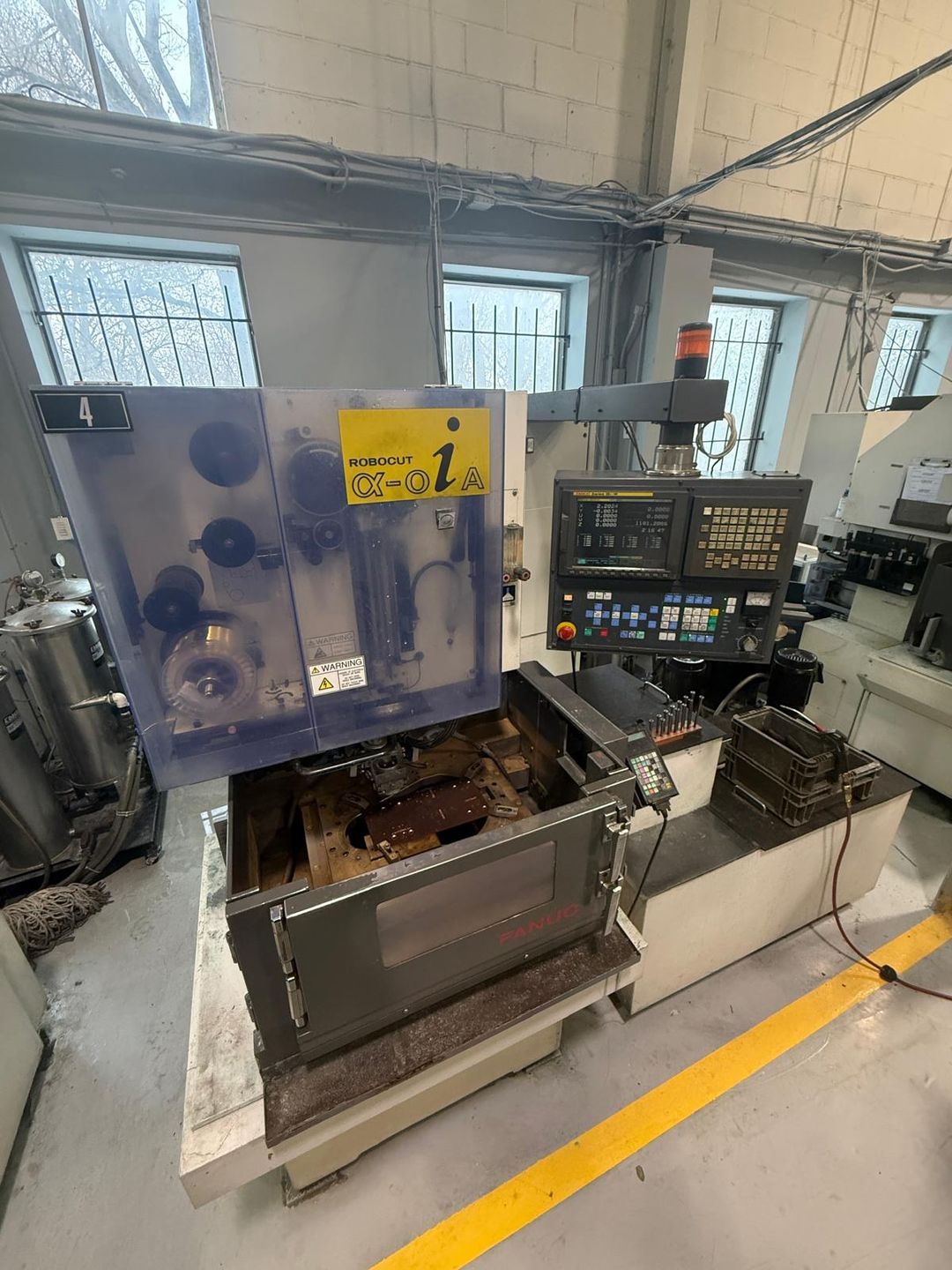 2000 FANUC ROBOCUT ALPHA-0IA CNC WIRE-CUT EDM, 320X220X180MM TRAVEL, 500KG MAX LOAD - undefined