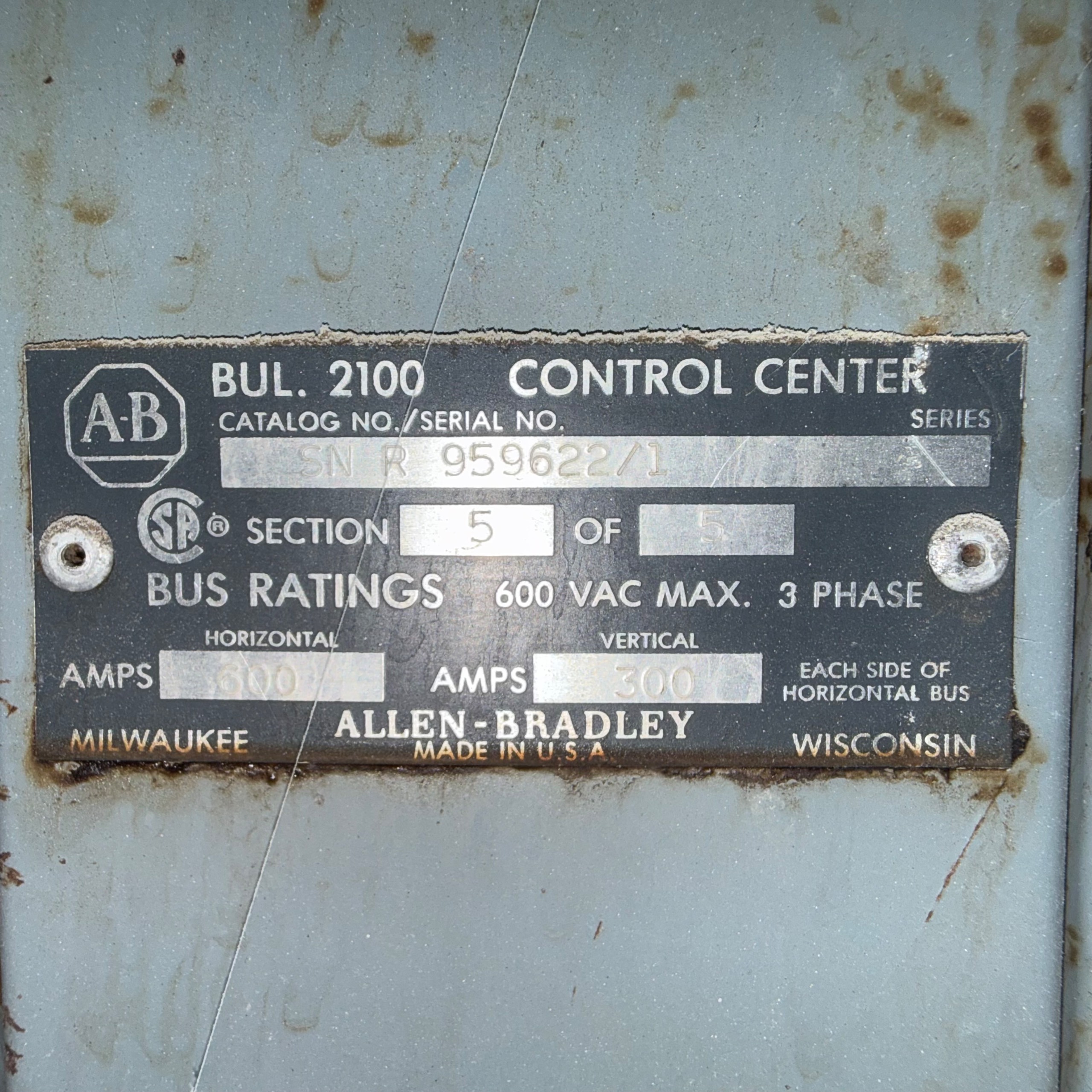 ALLEN BRADLEY CENTERLINE 2100 MOTOR CONTROL CENTER, 5 SECTIONS - undefined
