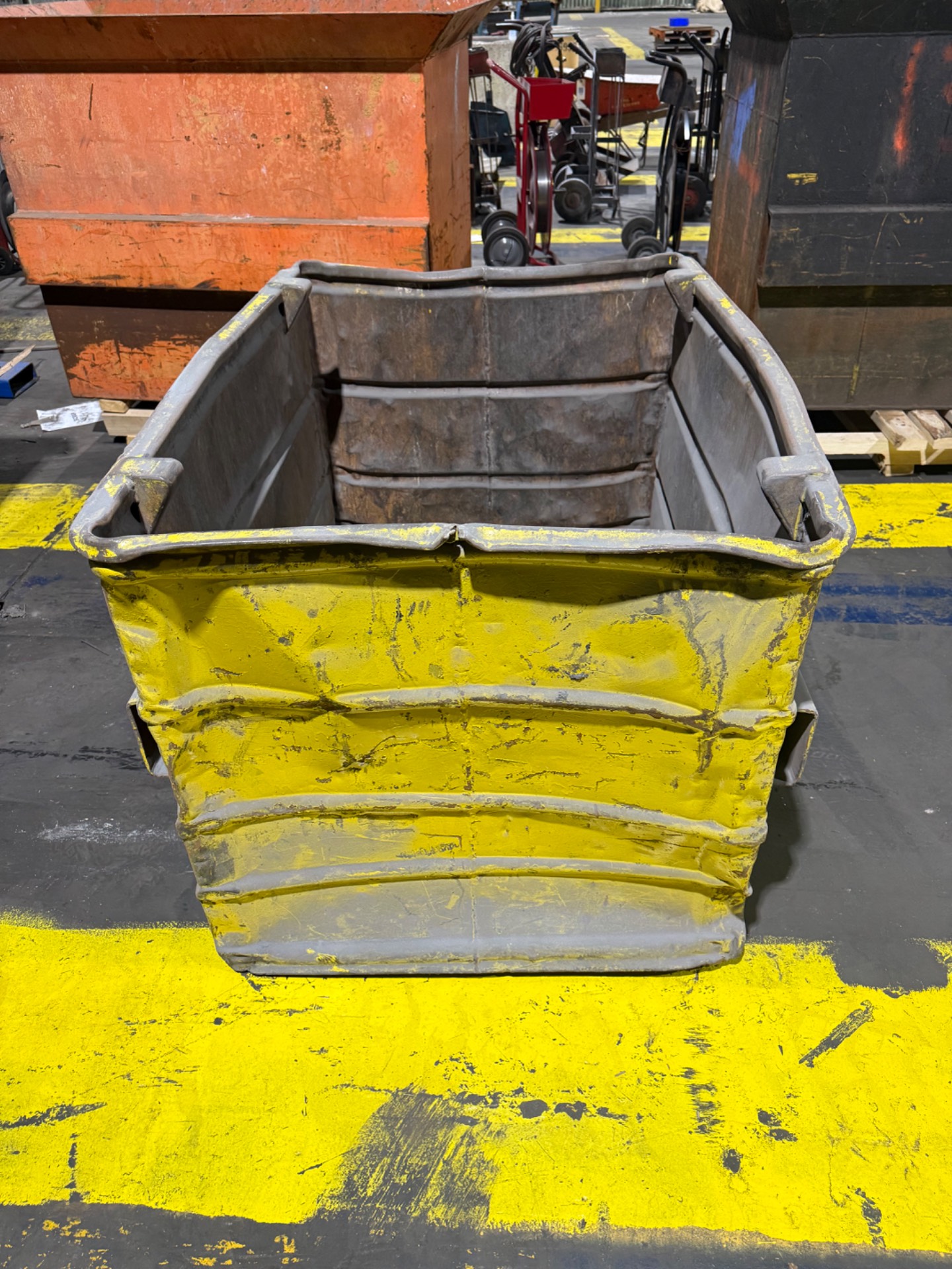 METAL HOPPER BIN - undefined