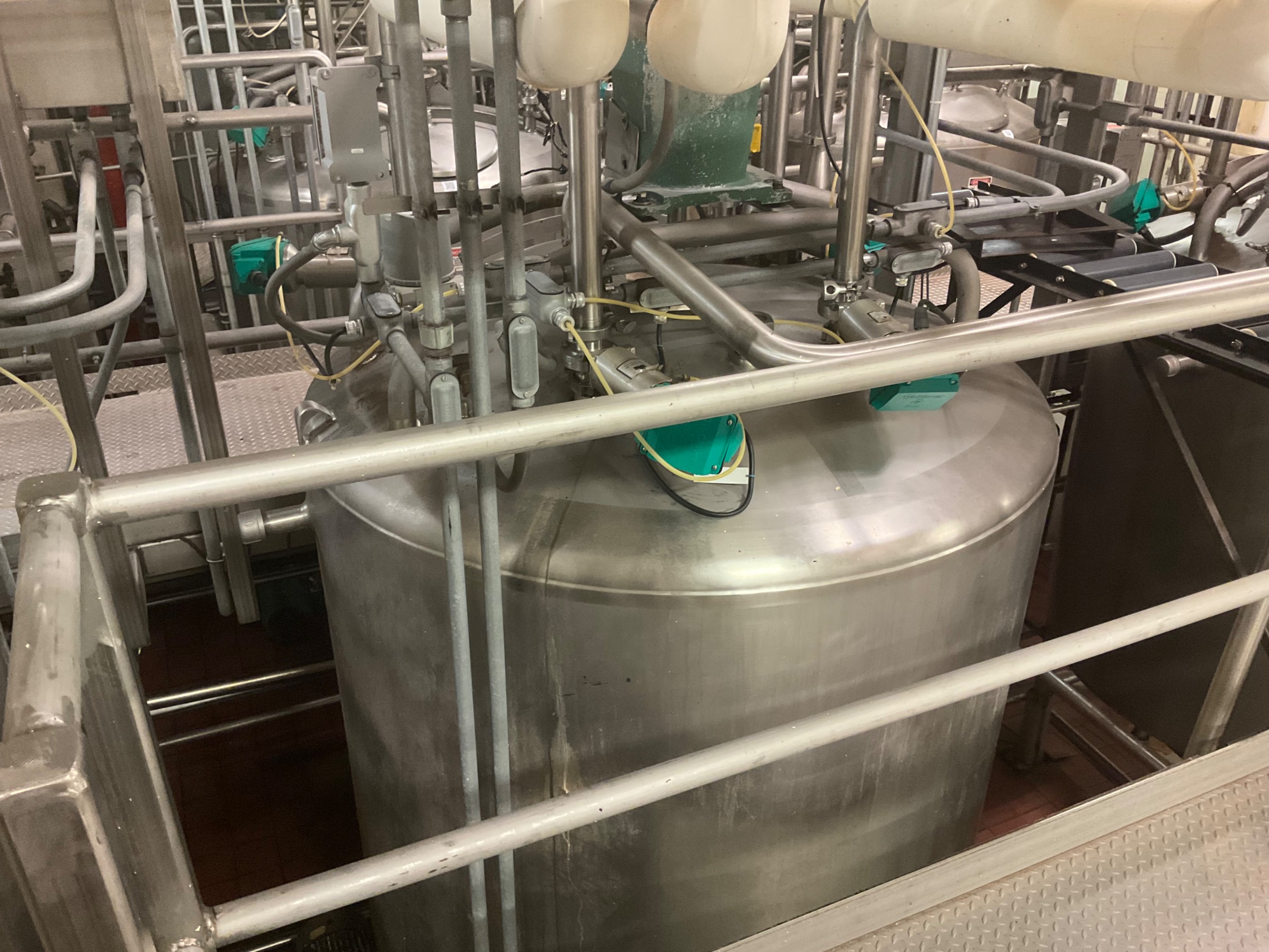 MIXER TANK 600 GALLON - undefined