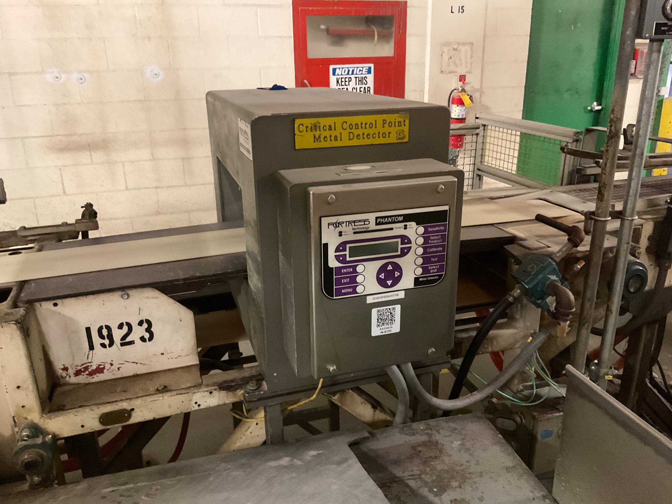 FORTRESS PHANTOM METAL DETECTOR - undefined